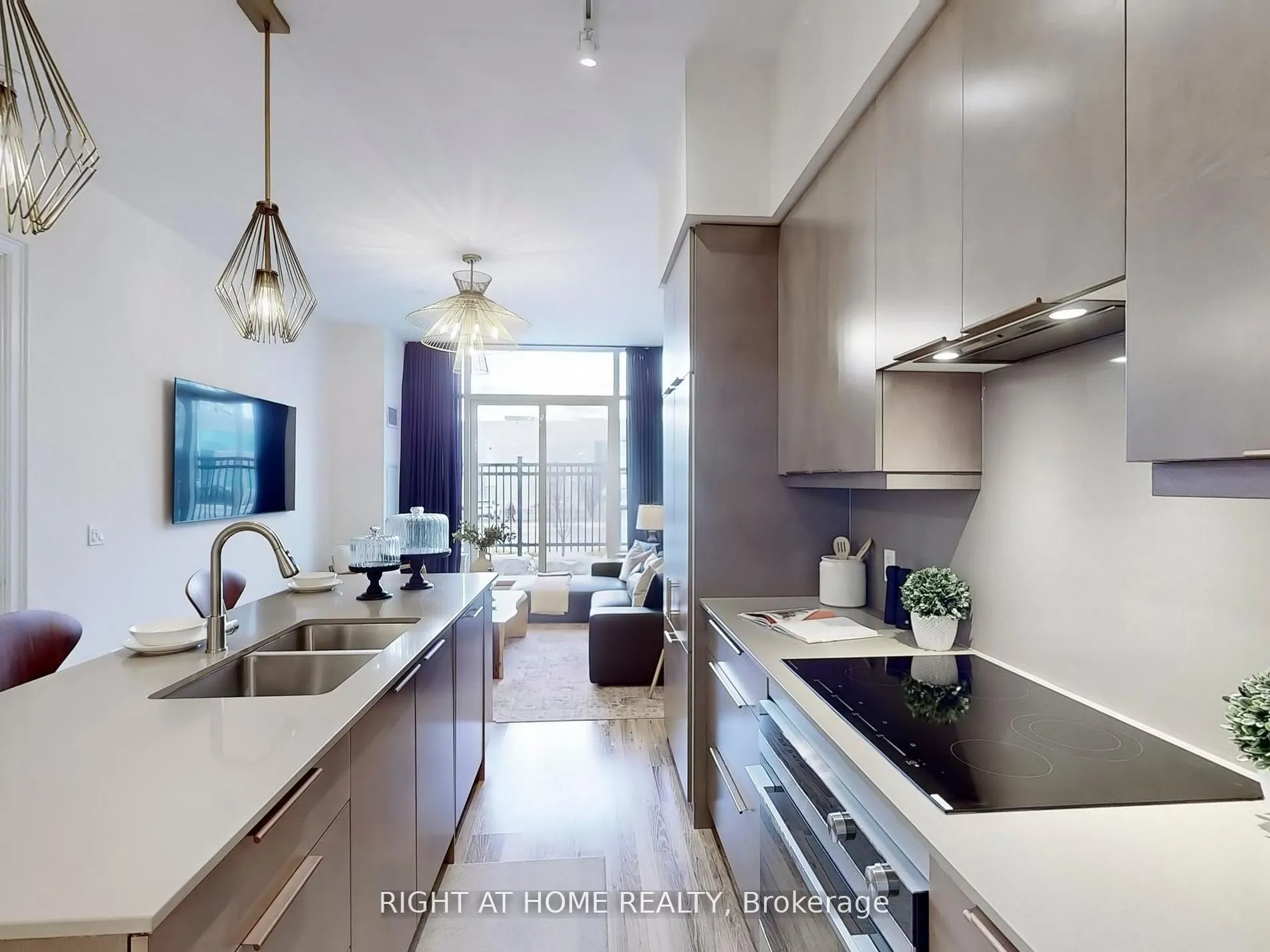 9075 Jane Street #106