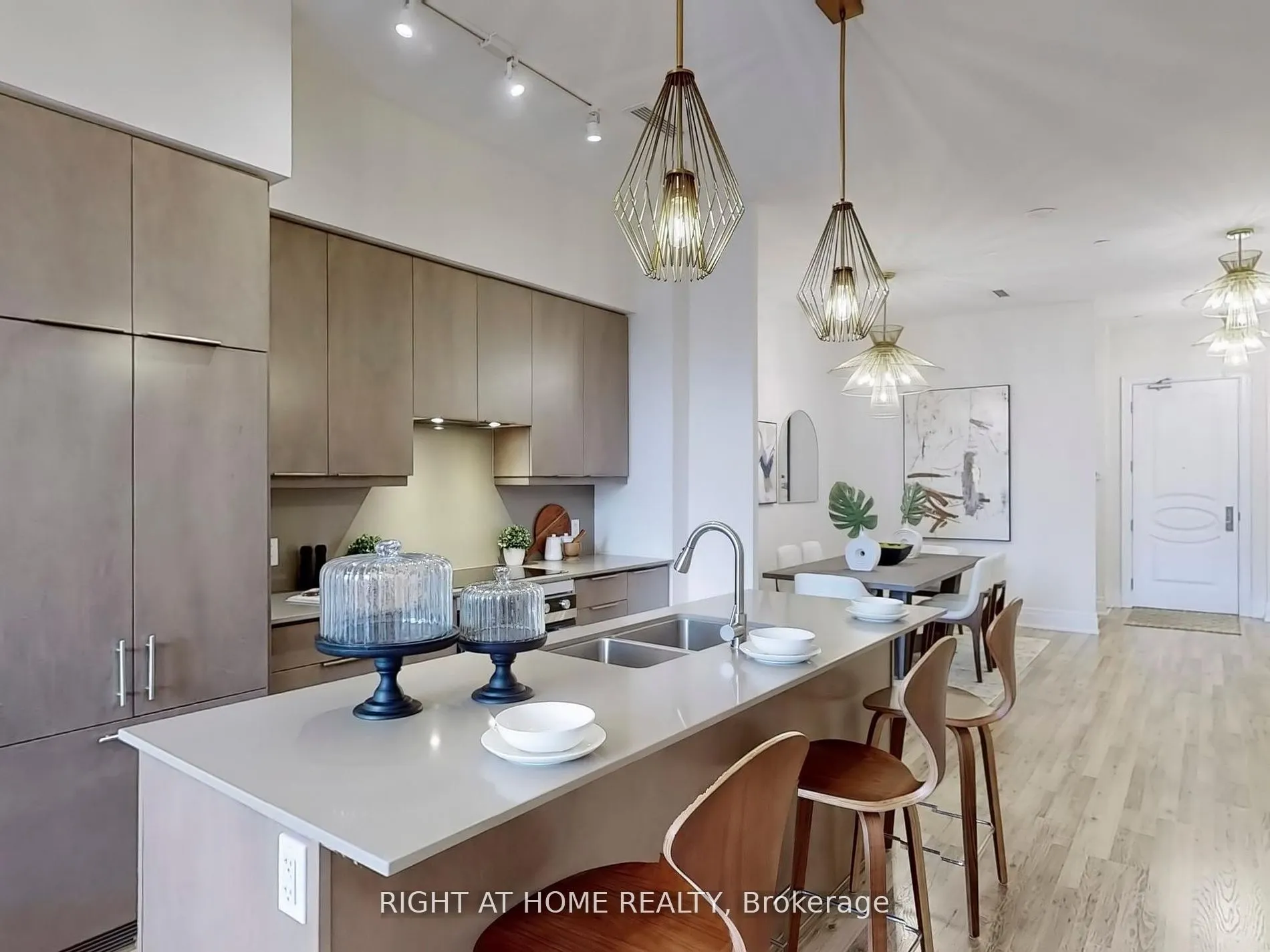 9075 Jane Street #106