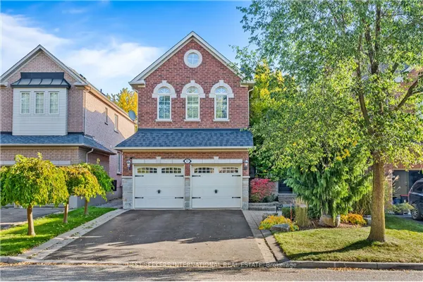 37 RAVINE EDGE Drive