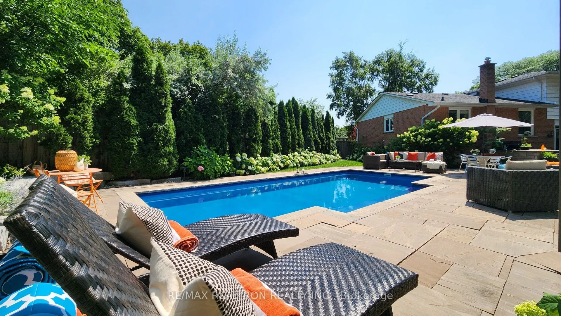 14 Oak Grove Court