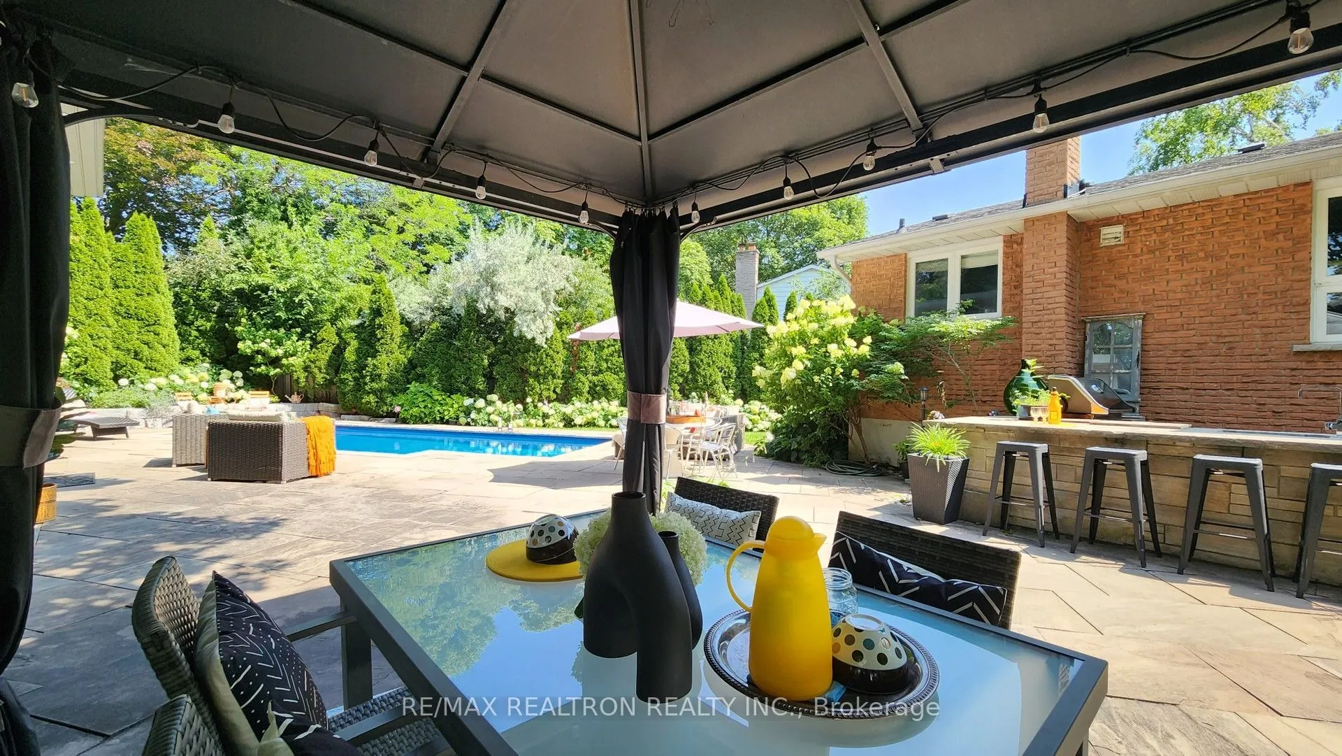 14 Oak Grove Court