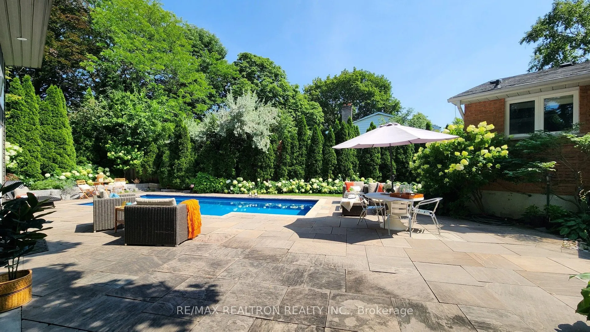 14 Oak Grove Court
