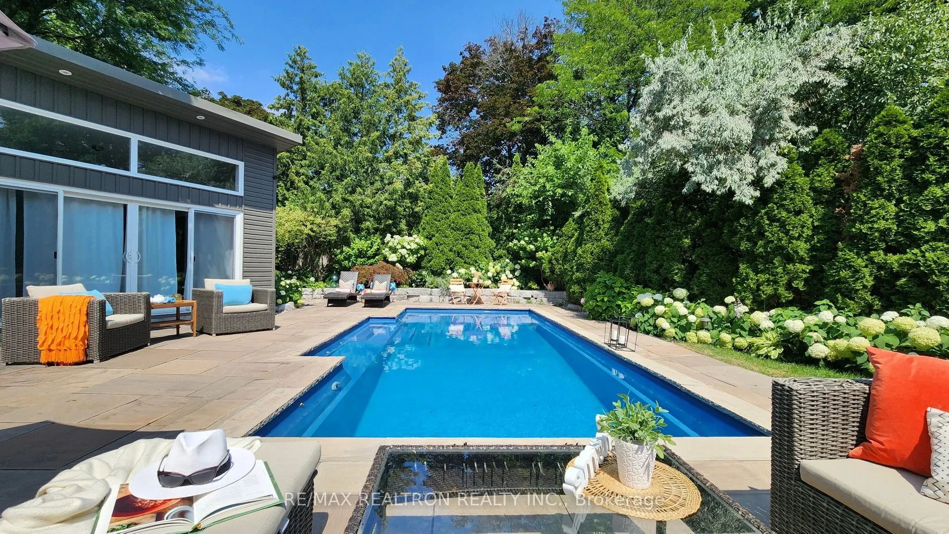 14 Oak Grove Court