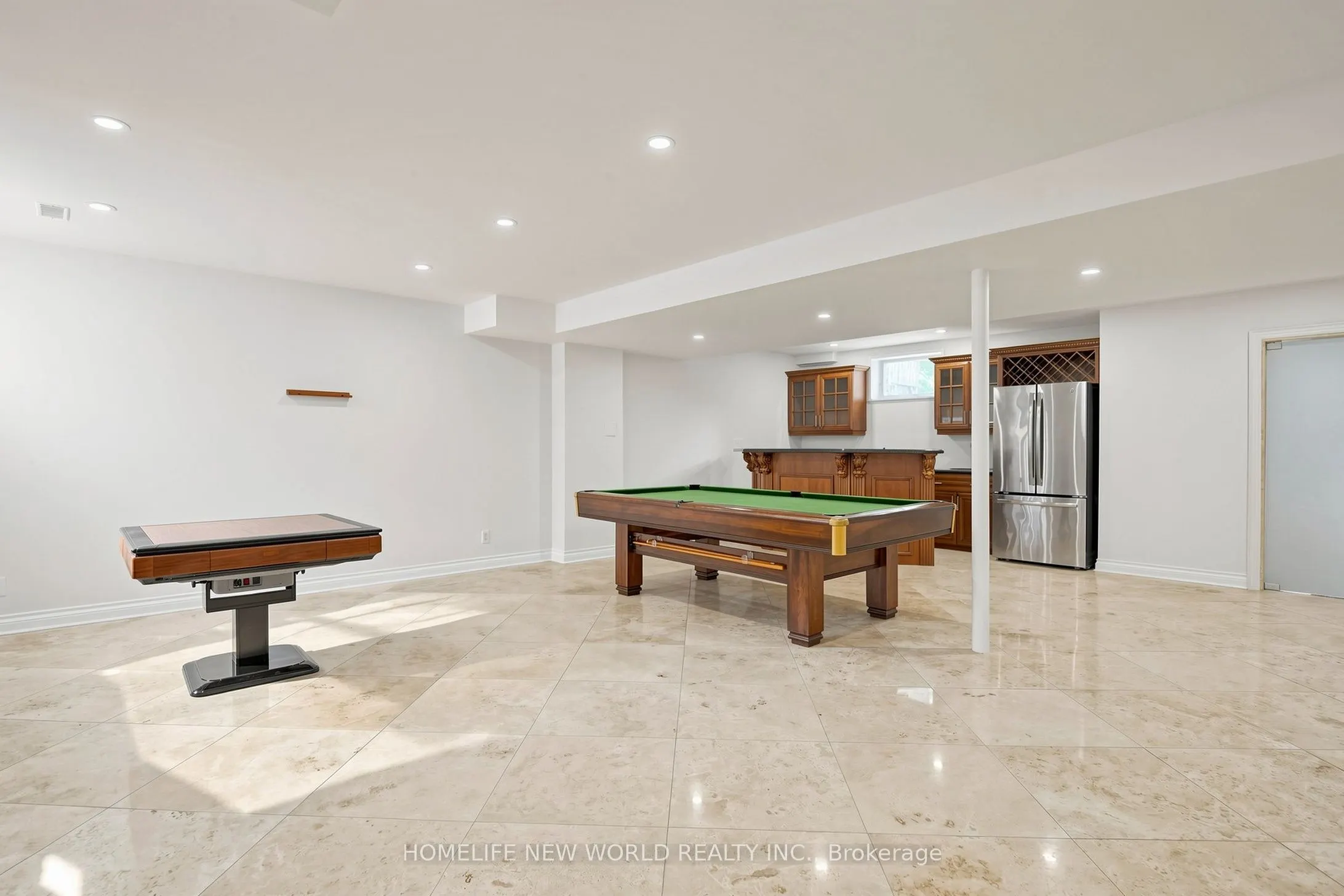 27 Walnut Glen Place