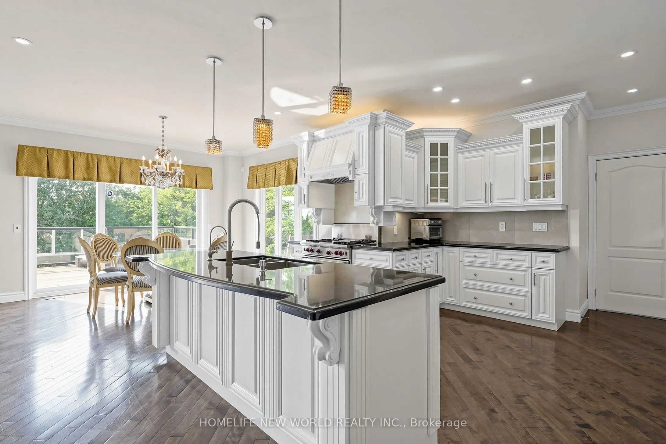 27 Walnut Glen Place