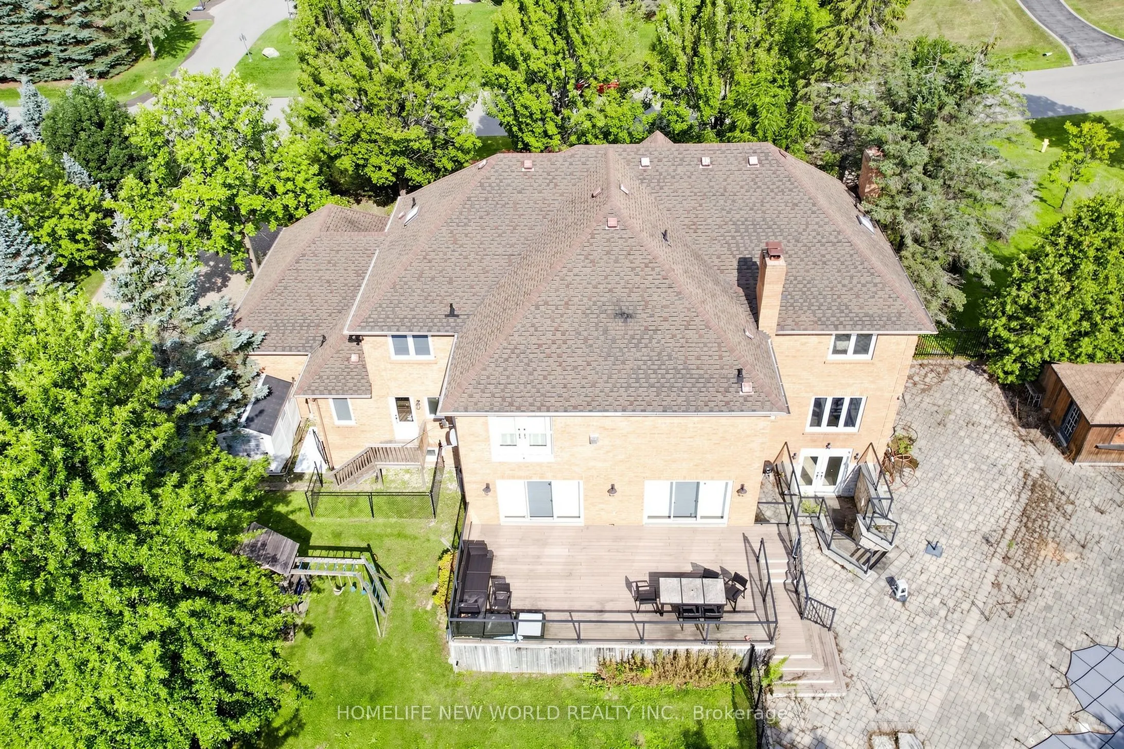 27 Walnut Glen Place