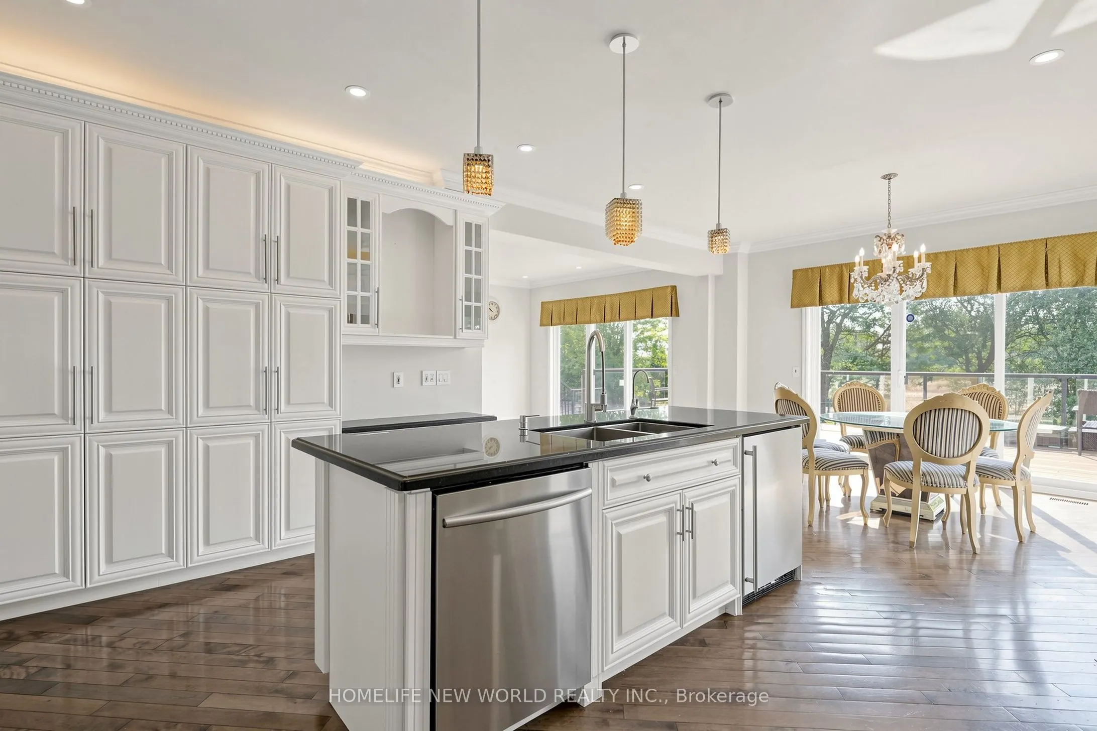 27 Walnut Glen Place