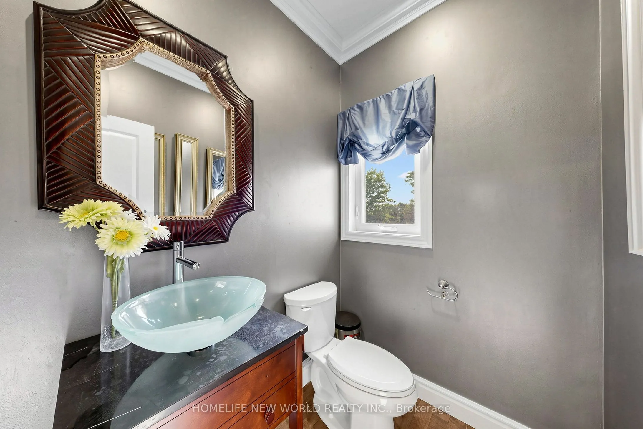 27 Walnut Glen Place