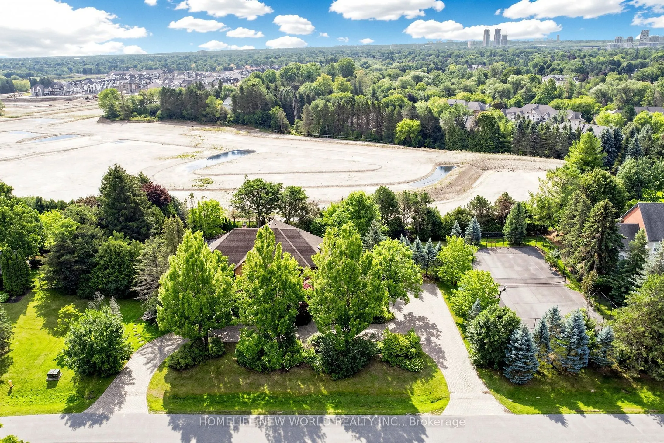 27 Walnut Glen Place