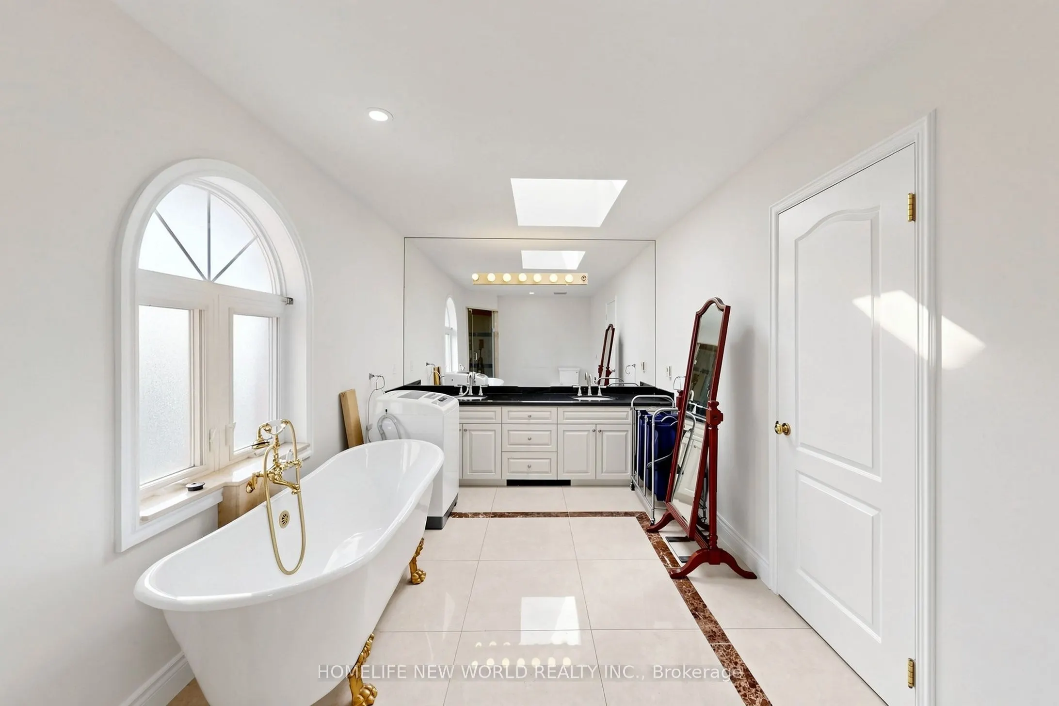 27 Walnut Glen Place