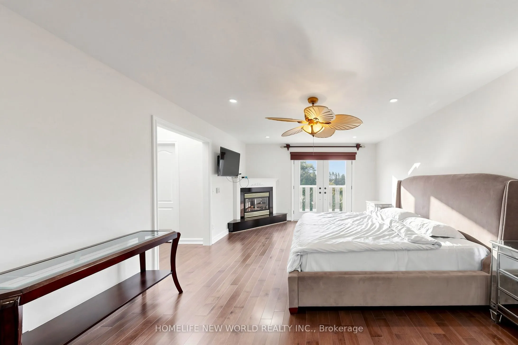 27 Walnut Glen Place