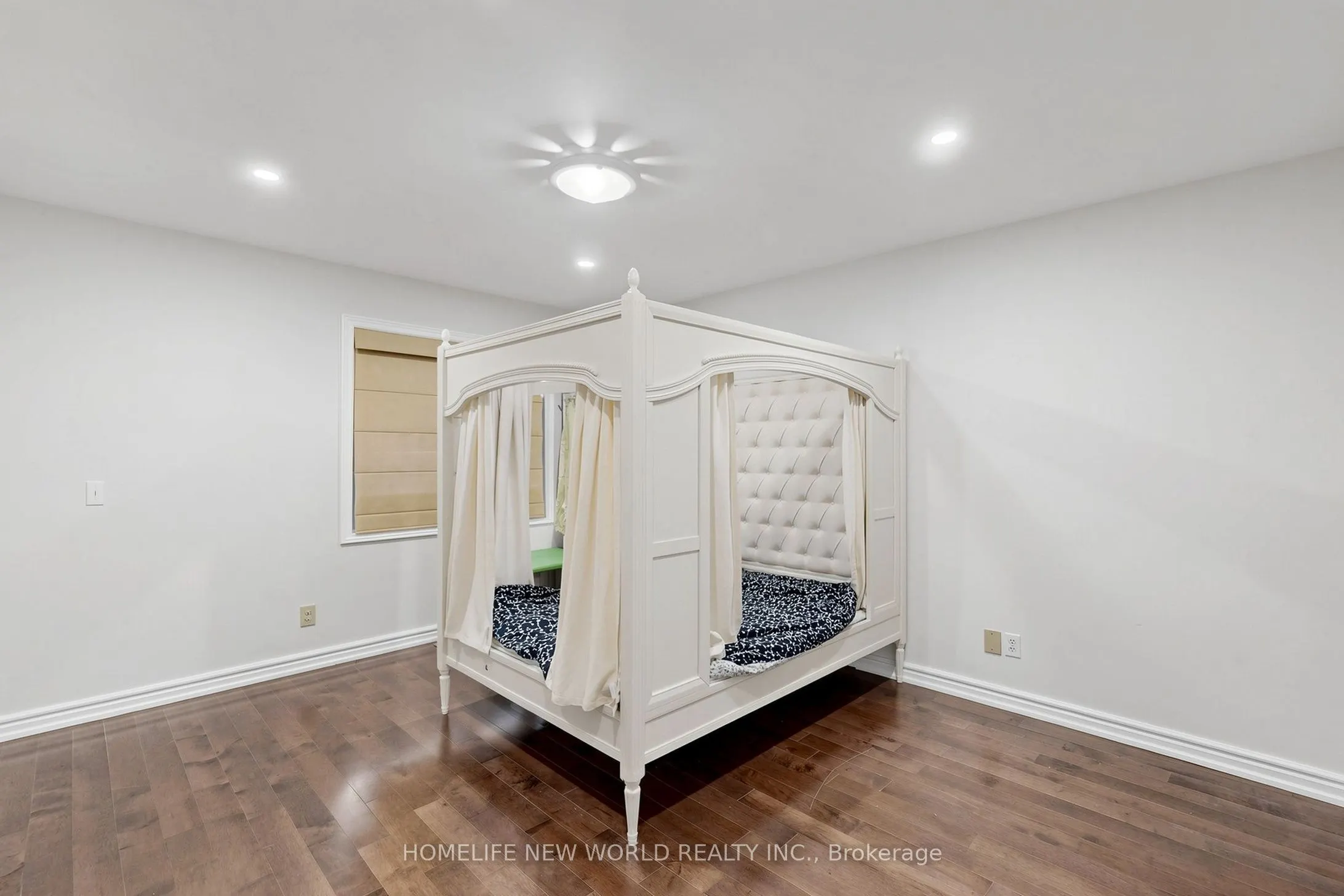27 Walnut Glen Place