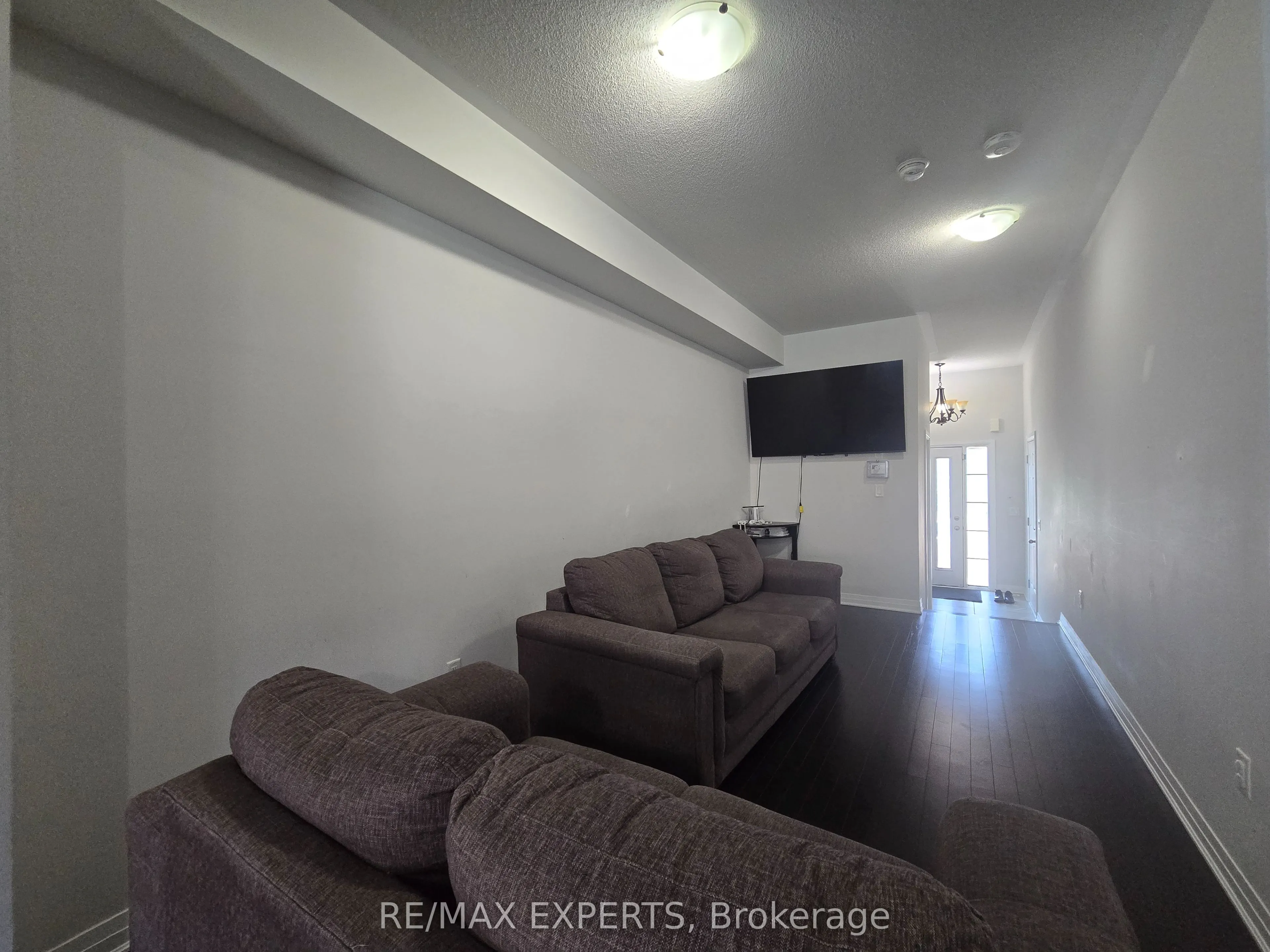 35 Landolfi Way