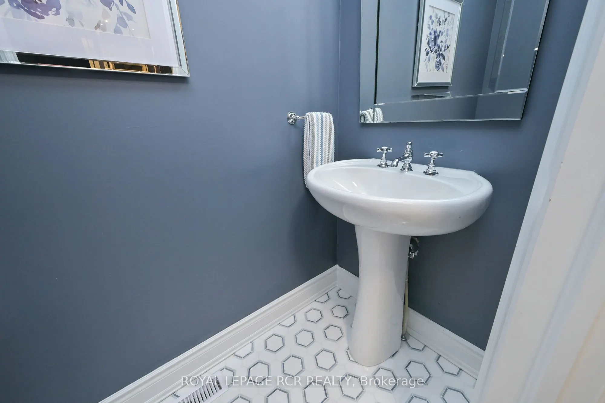 39 Westmount Drive #19