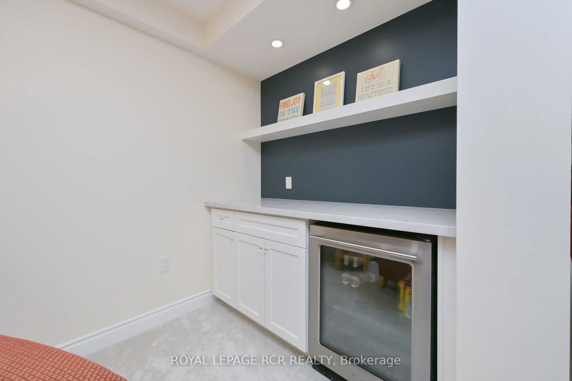 39 Westmount Drive #19