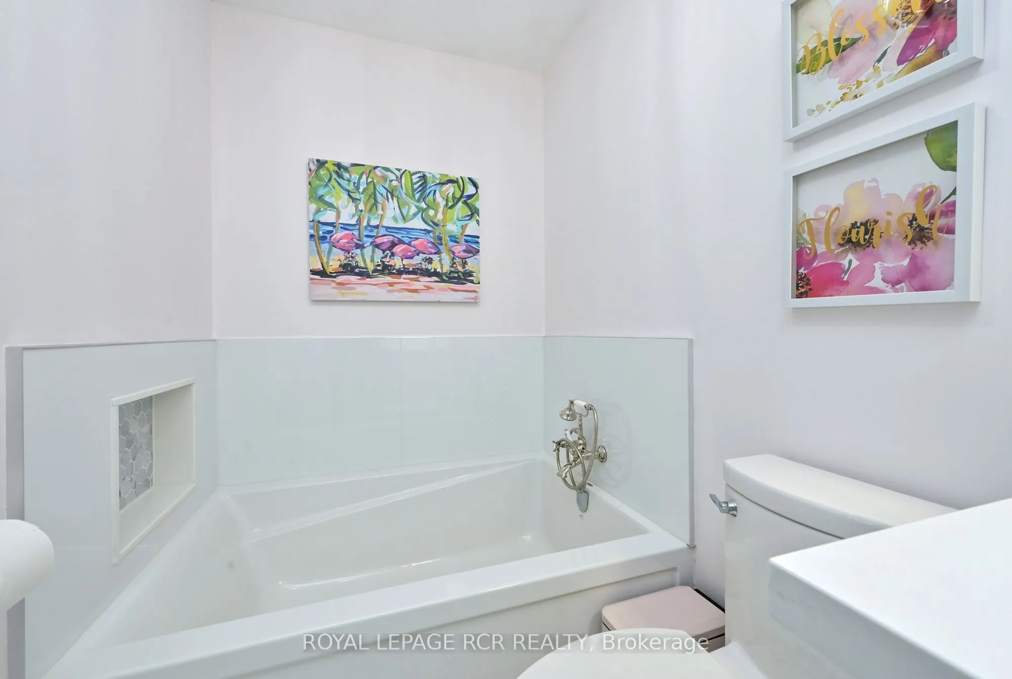 39 Westmount Drive #19