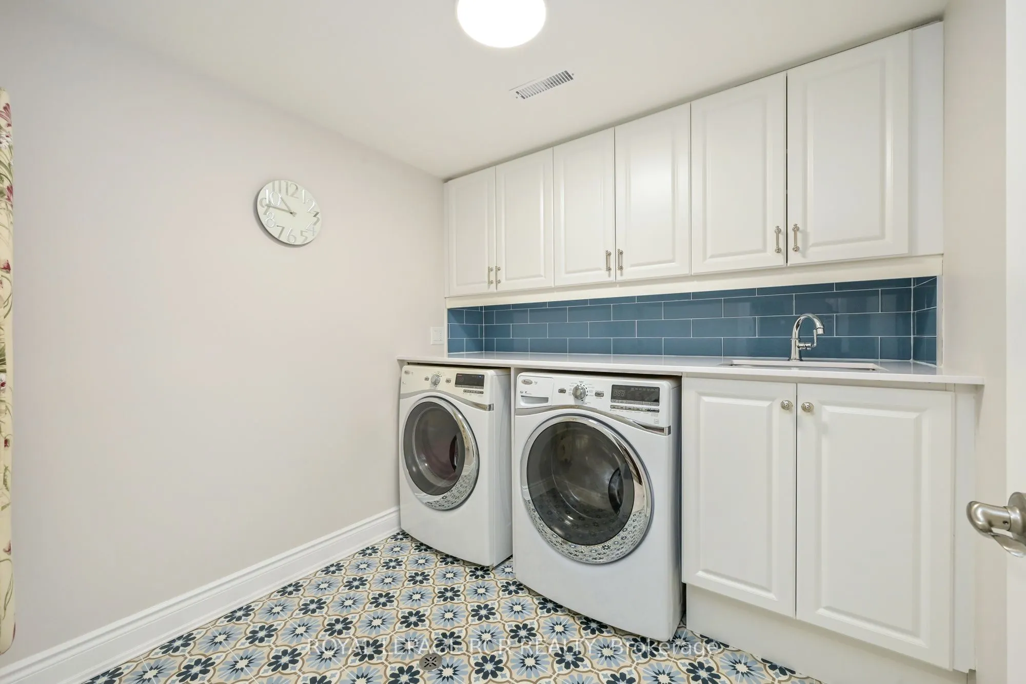 39 Westmount Drive #19