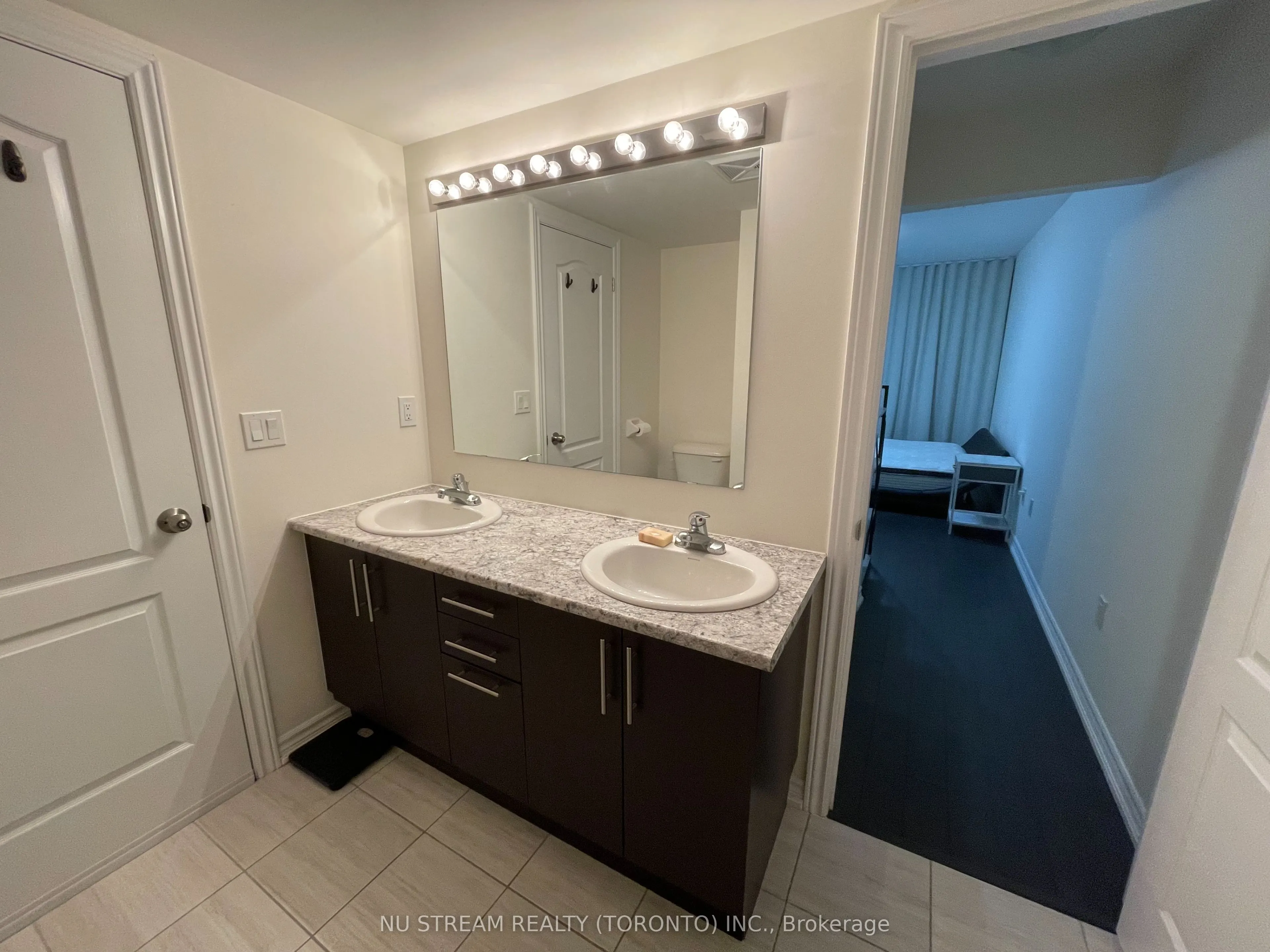 181 Parktree Drive #18