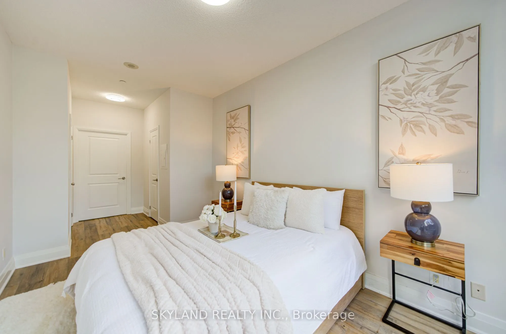 520 Steeles Avenue W #102