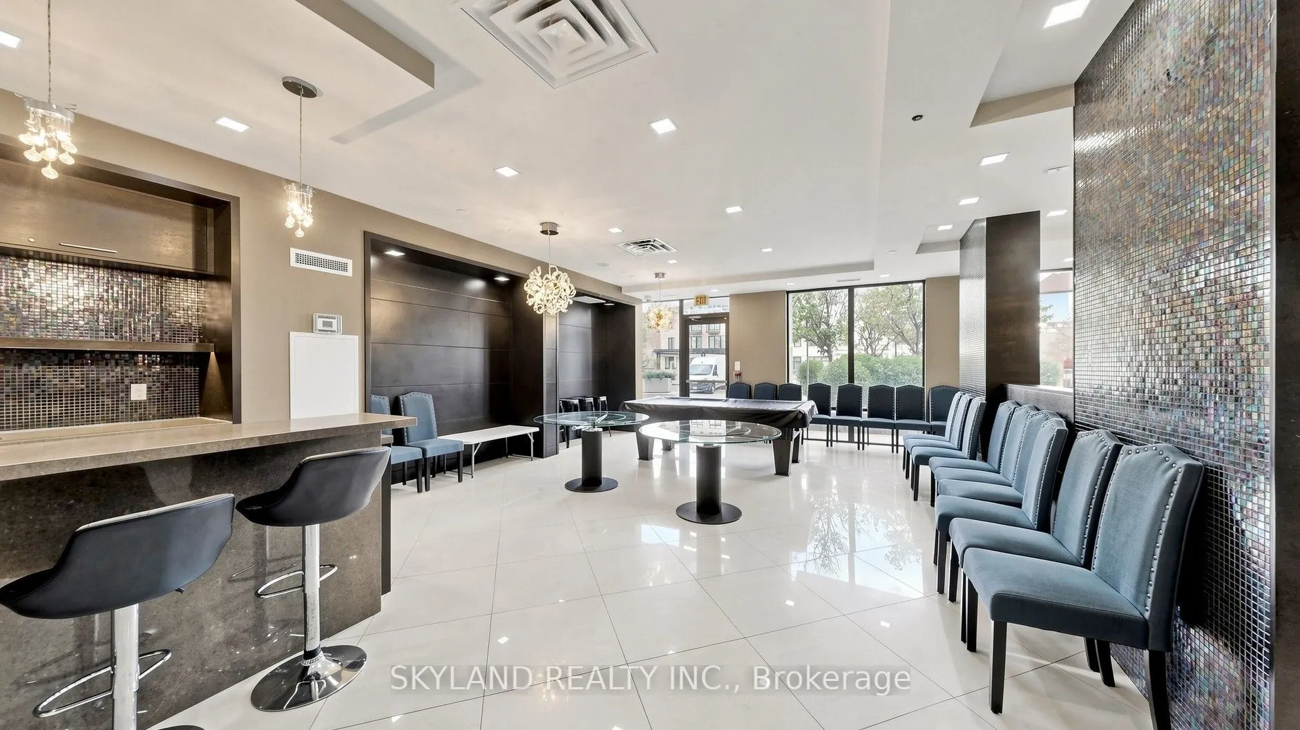 520 Steeles Avenue W #102