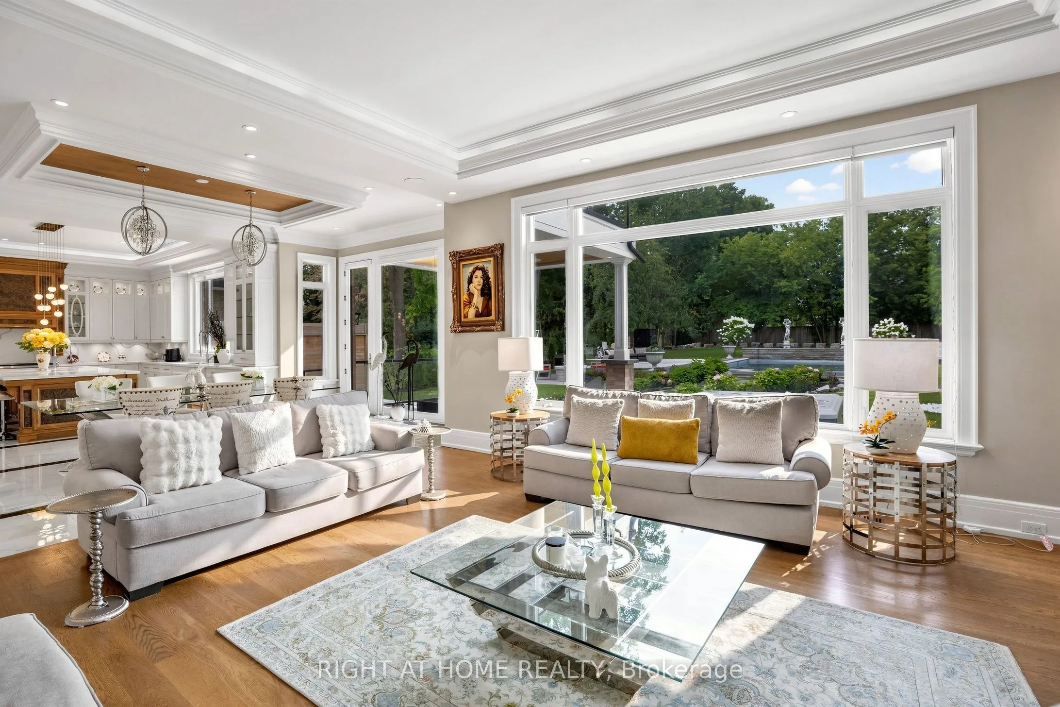 10 Yongeview Avenue