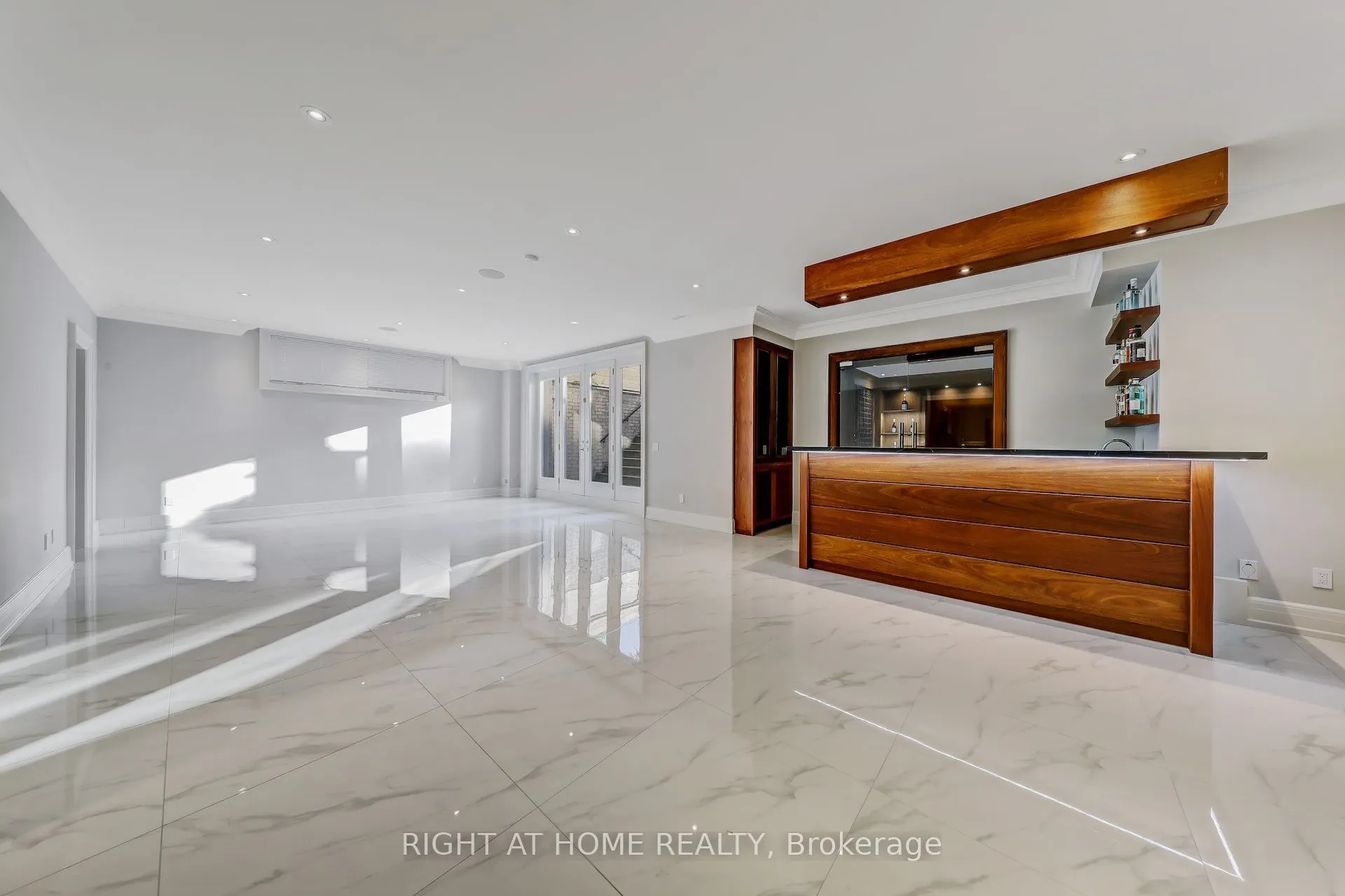 10 Yongeview Avenue
