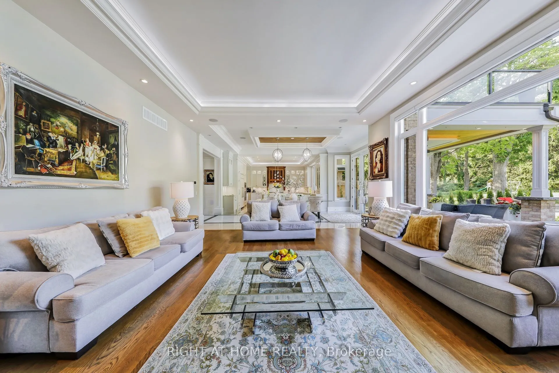 10 Yongeview Avenue