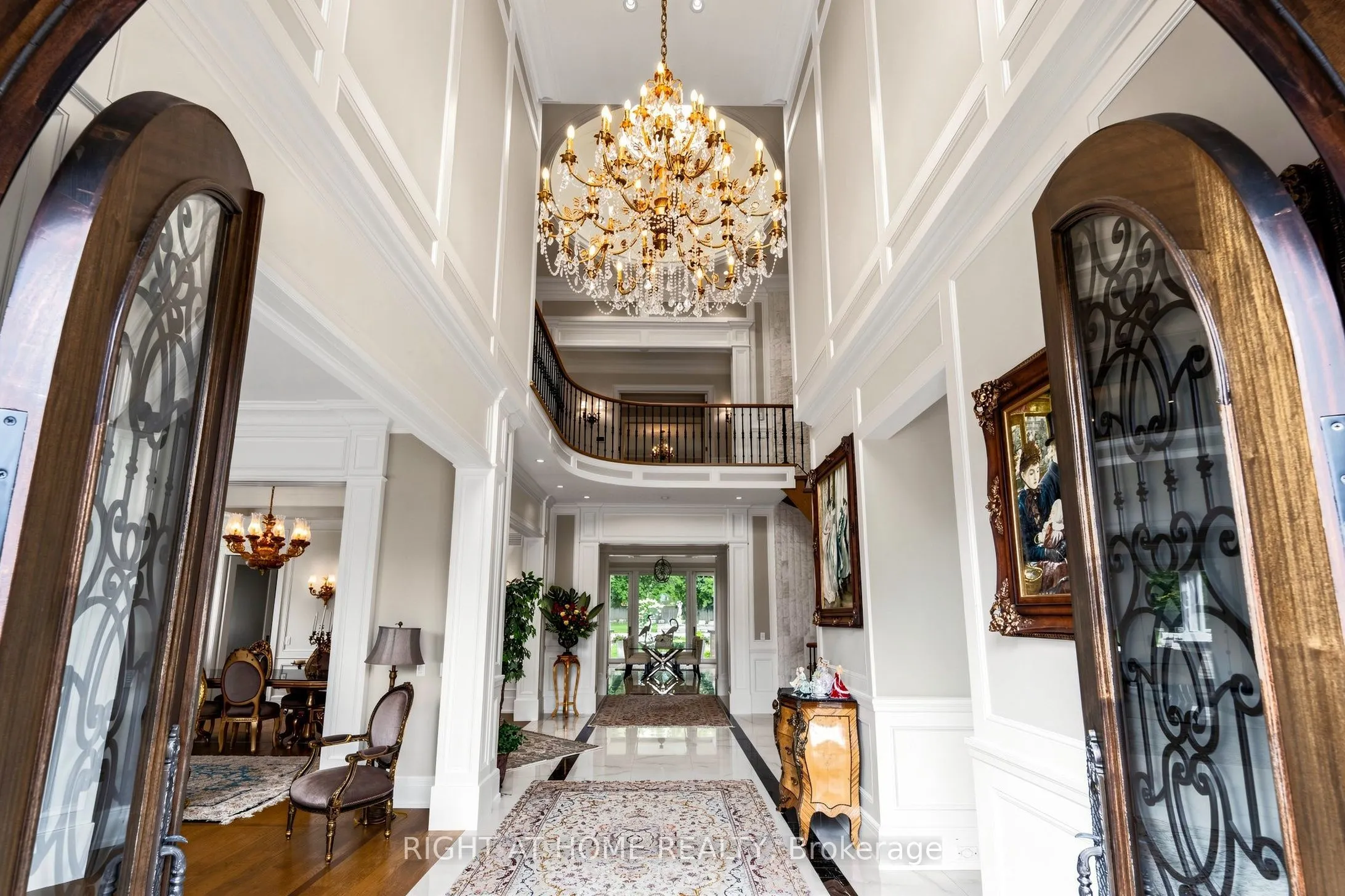 10 Yongeview Avenue