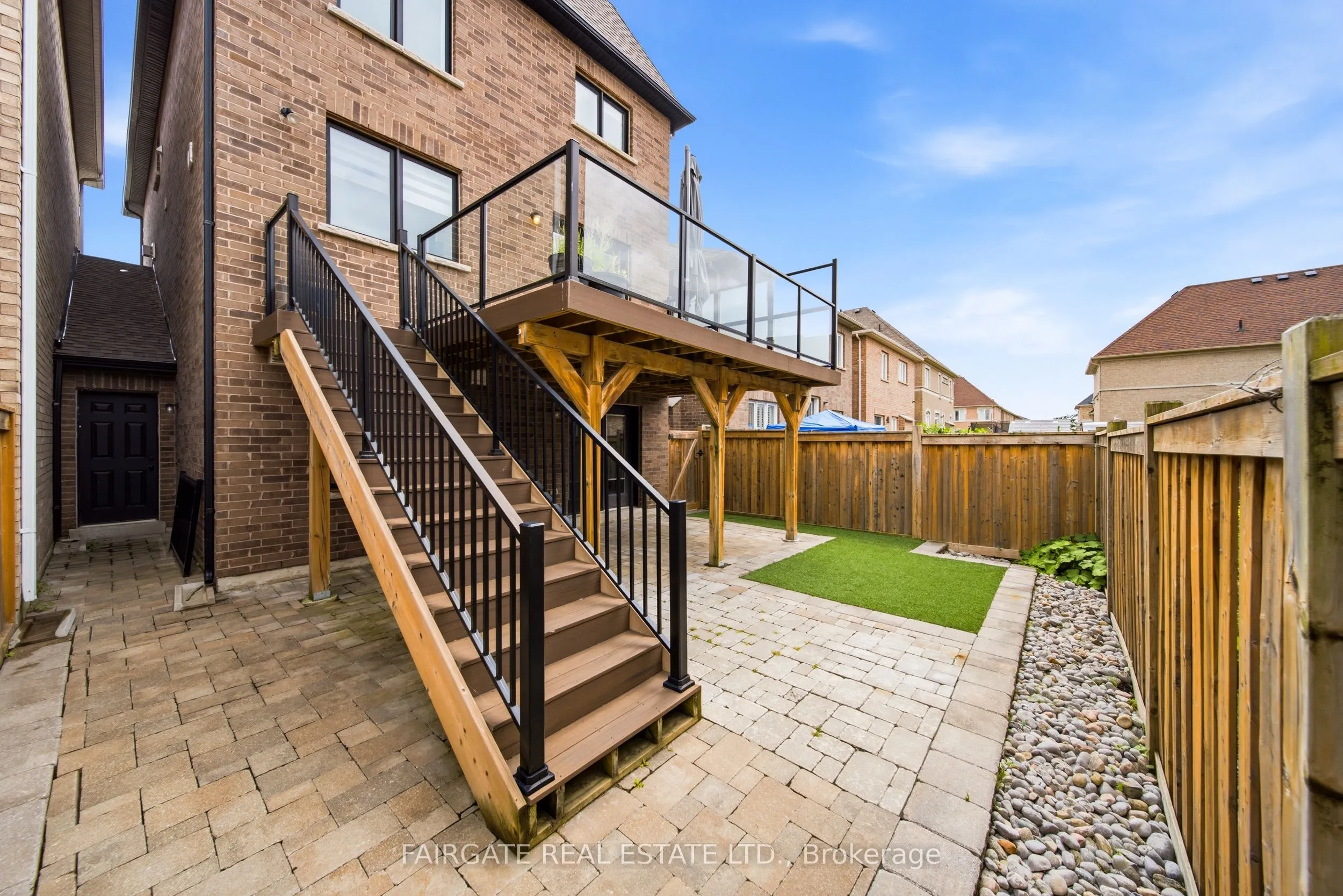 15 Princess Charlotte Avenue