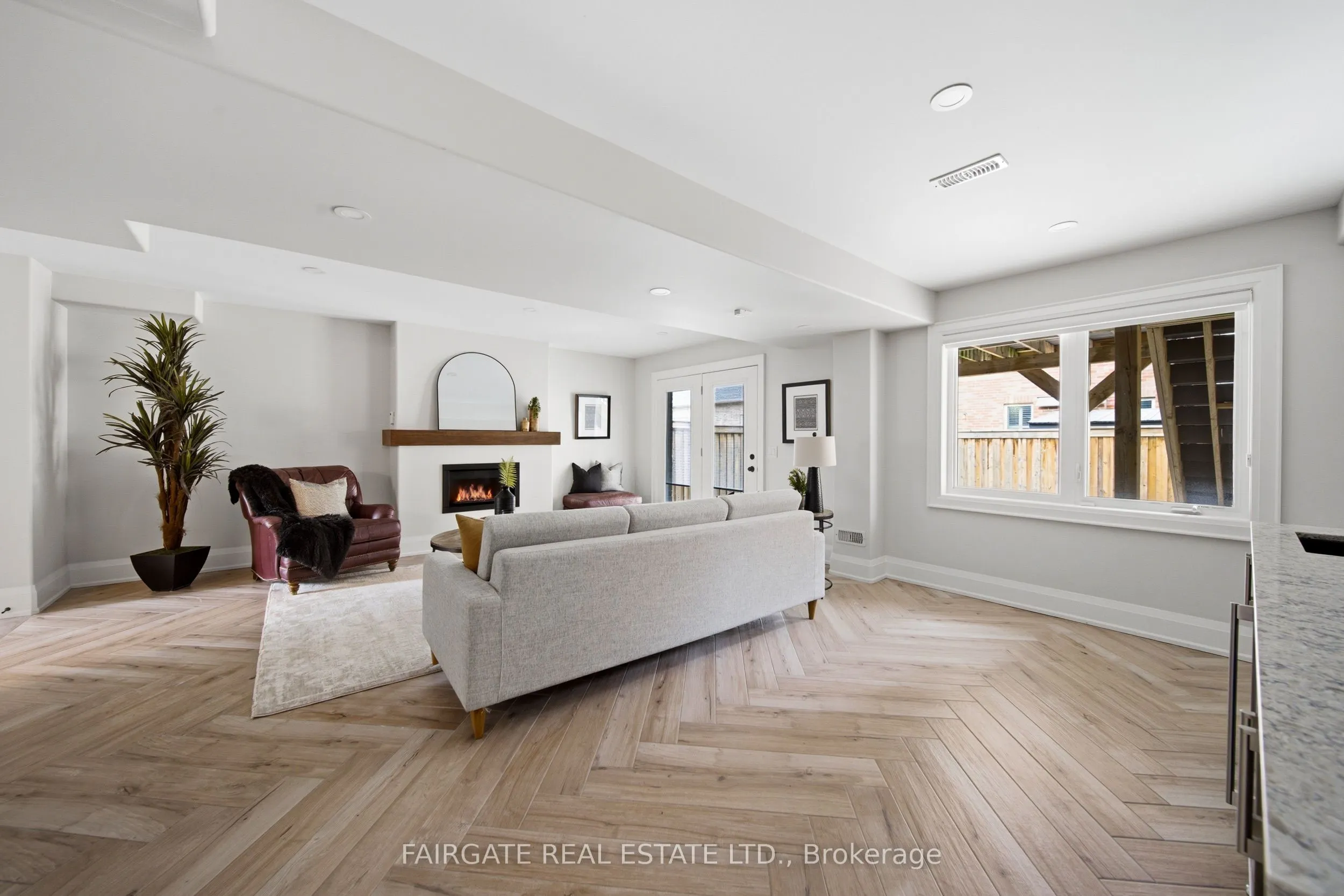 15 Princess Charlotte Avenue