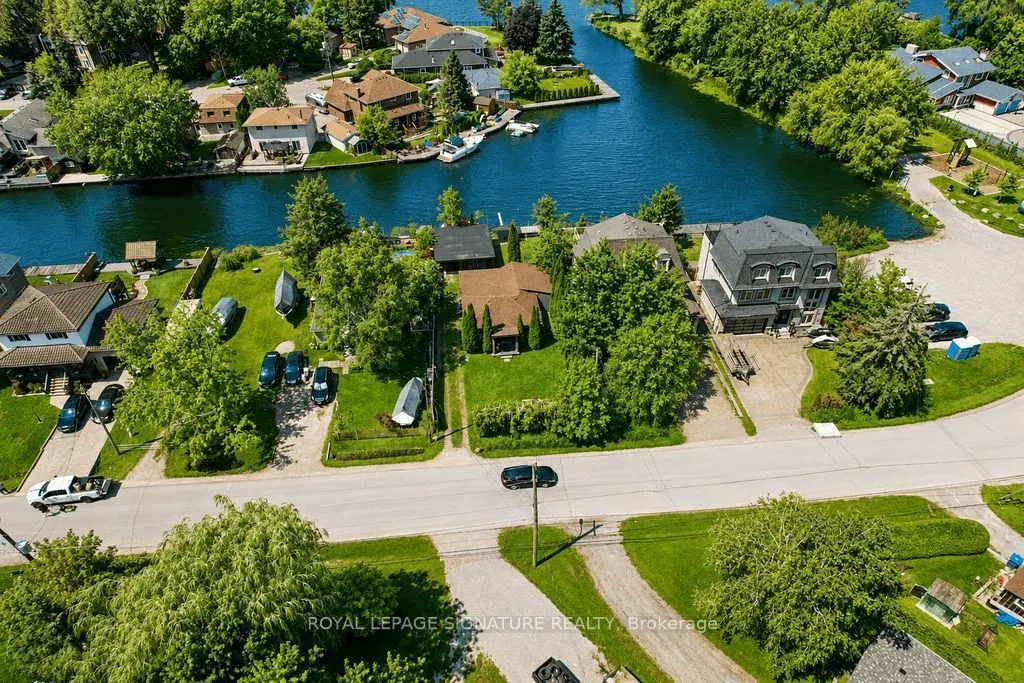 606 Lake Drive S