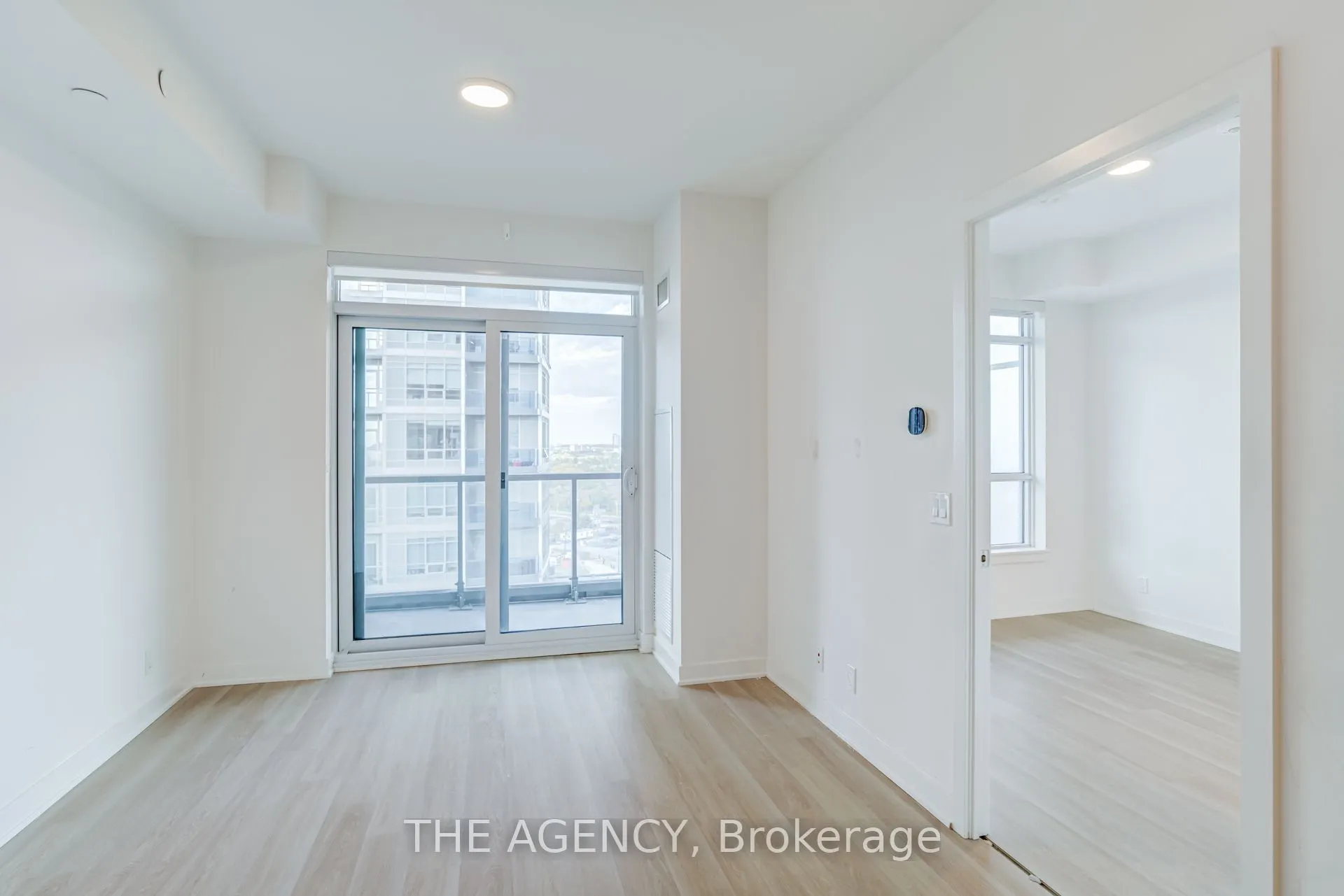 30 Upper Mall Way #1108