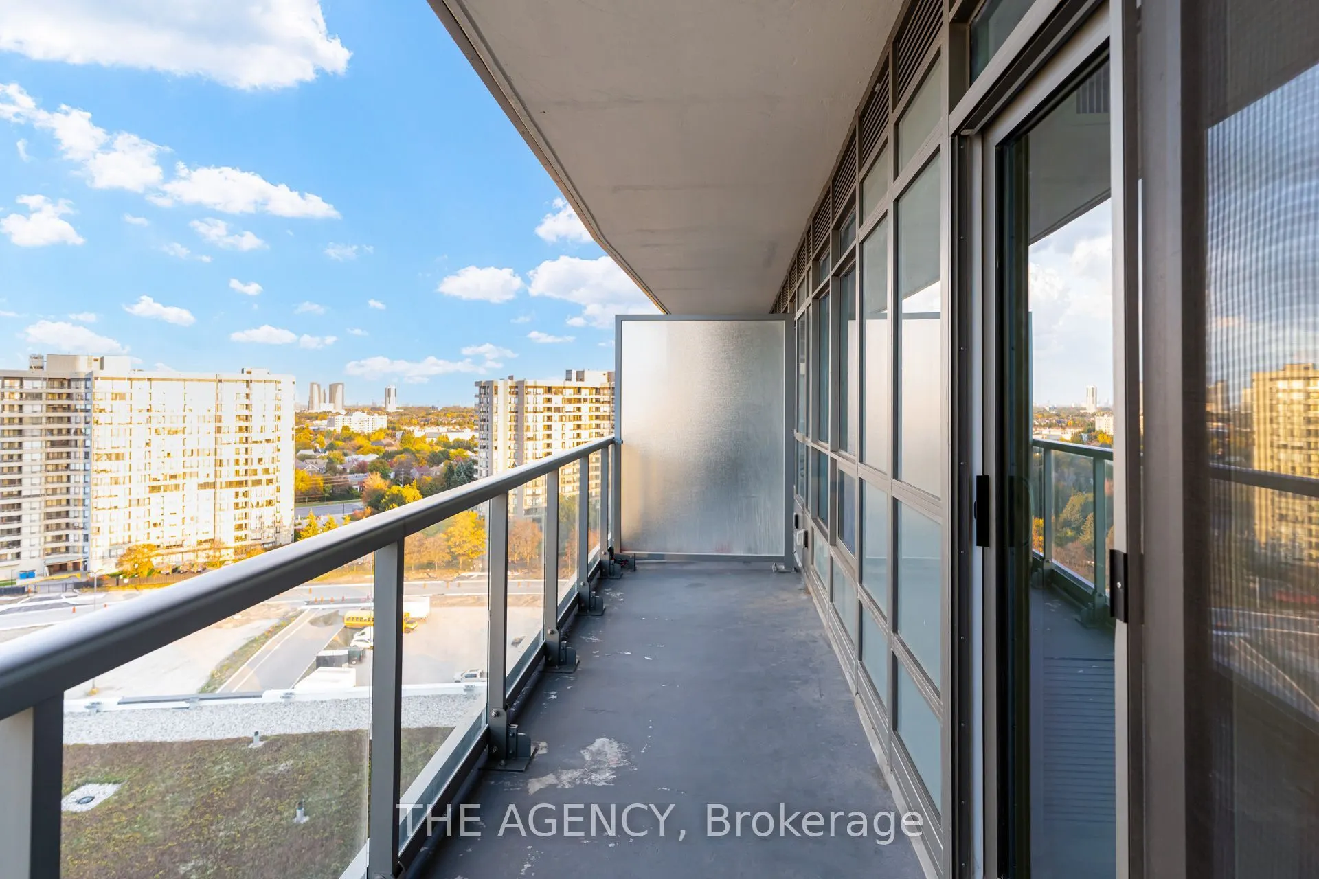 30 Upper Mall Way #1108