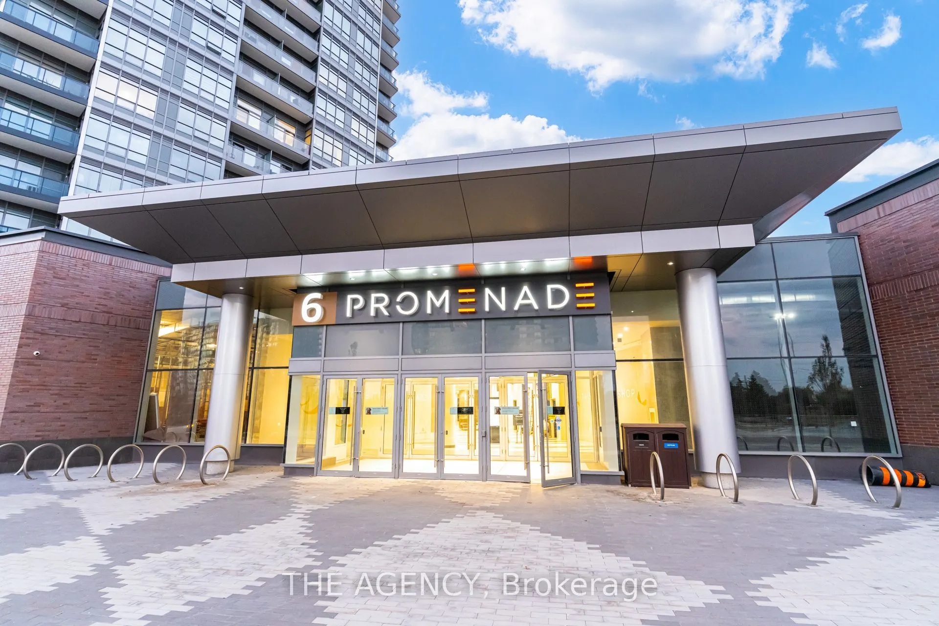 30 Upper Mall Way #1108
