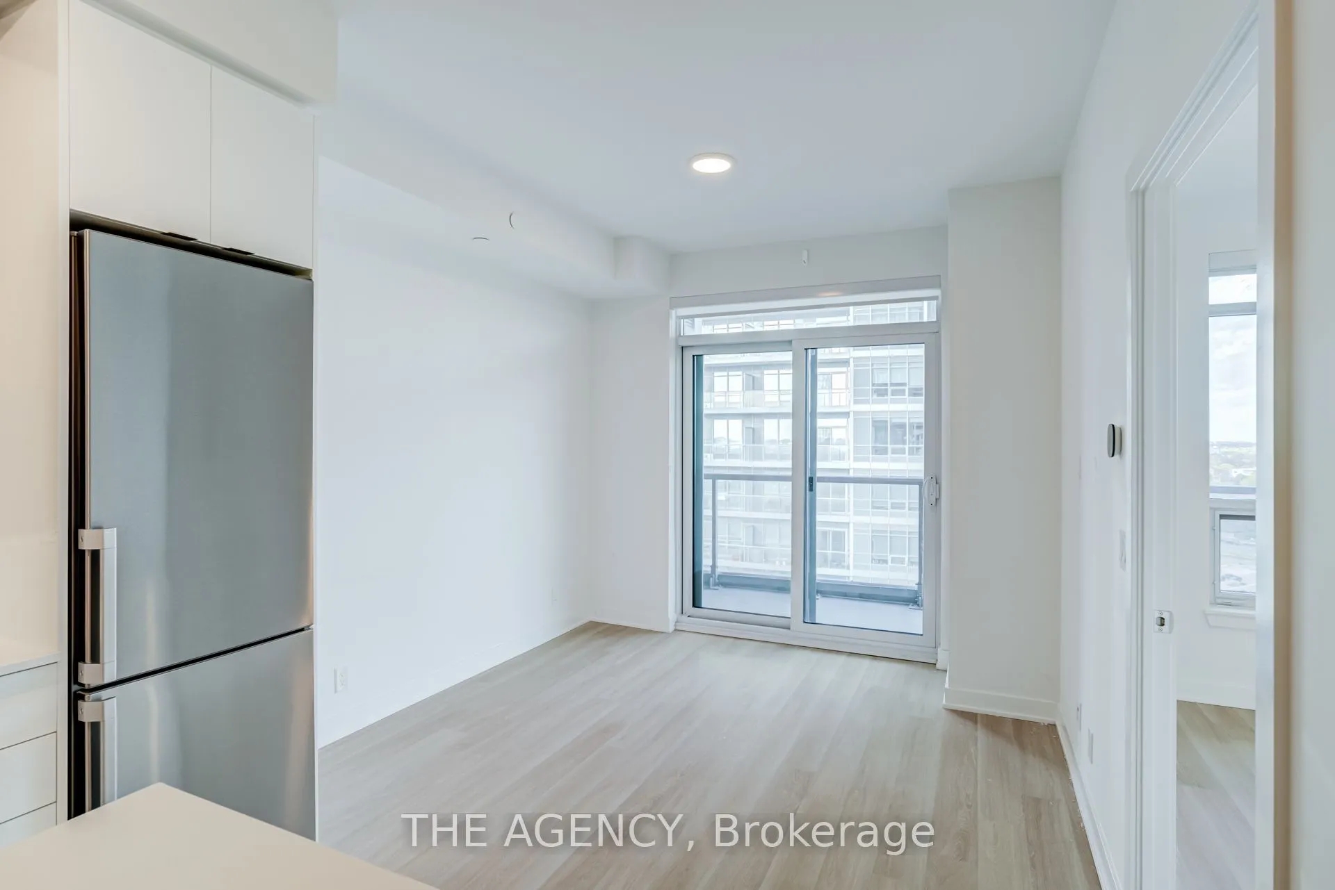 30 Upper Mall Way #1108