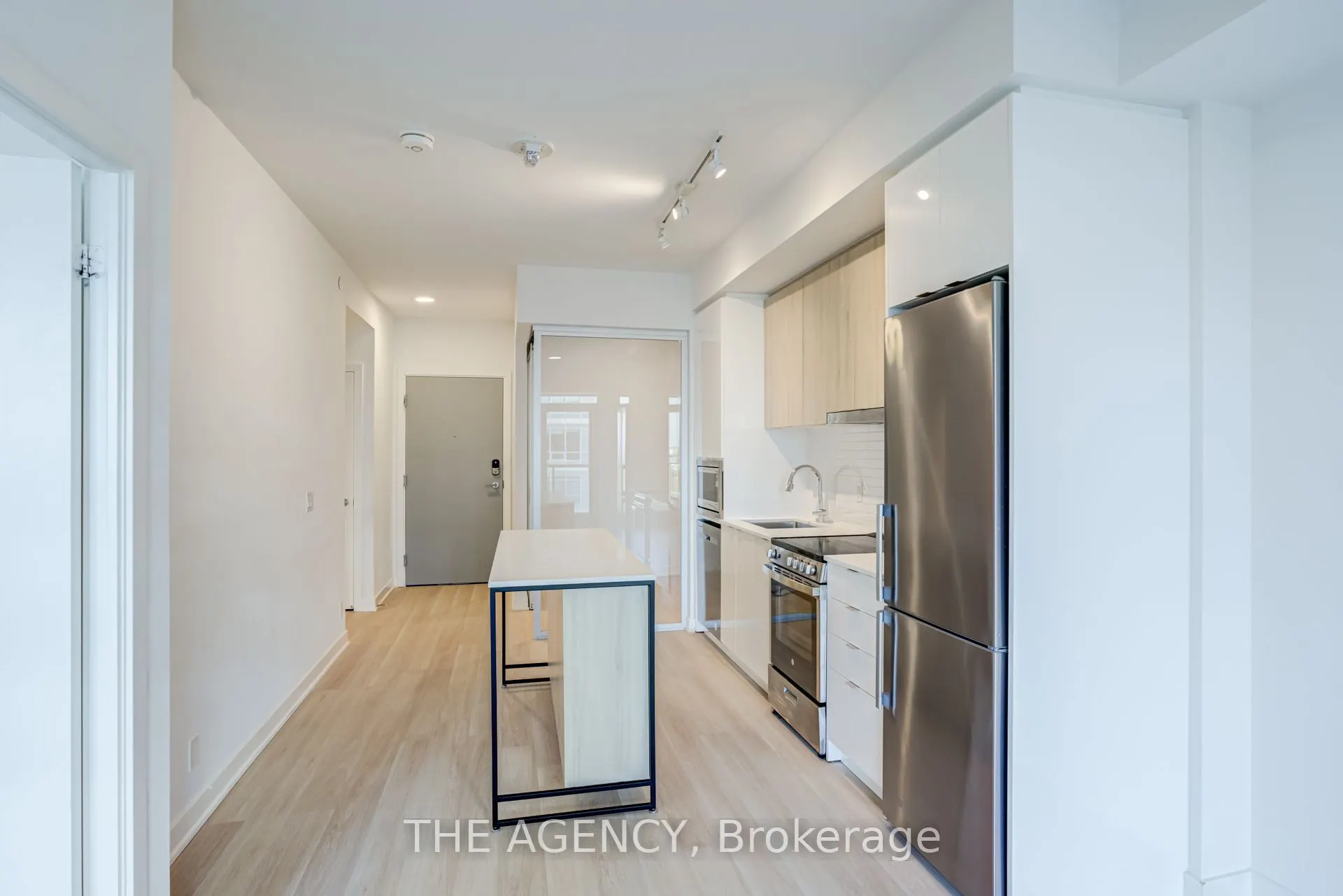 30 Upper Mall Way #1108