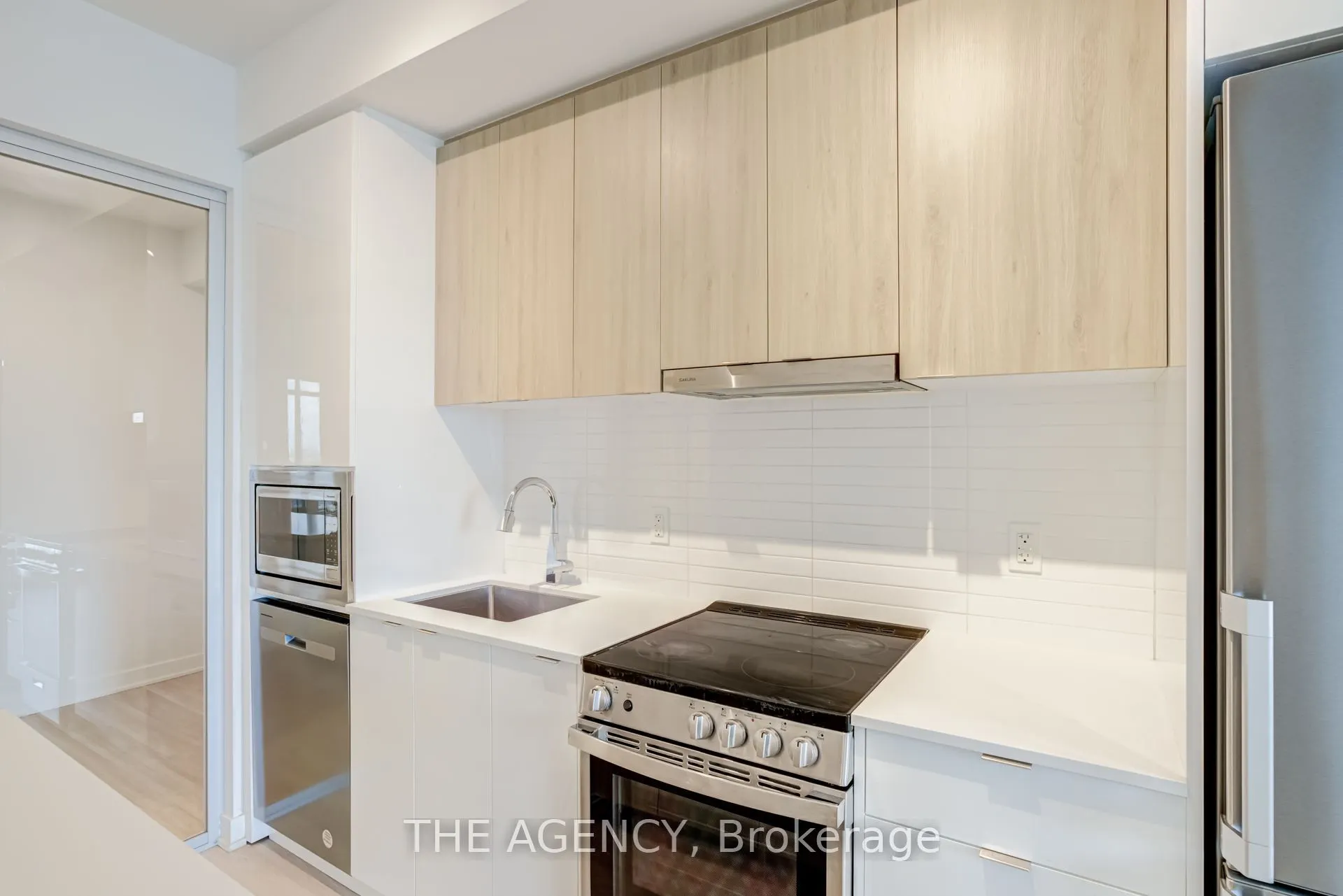 30 Upper Mall Way #1108