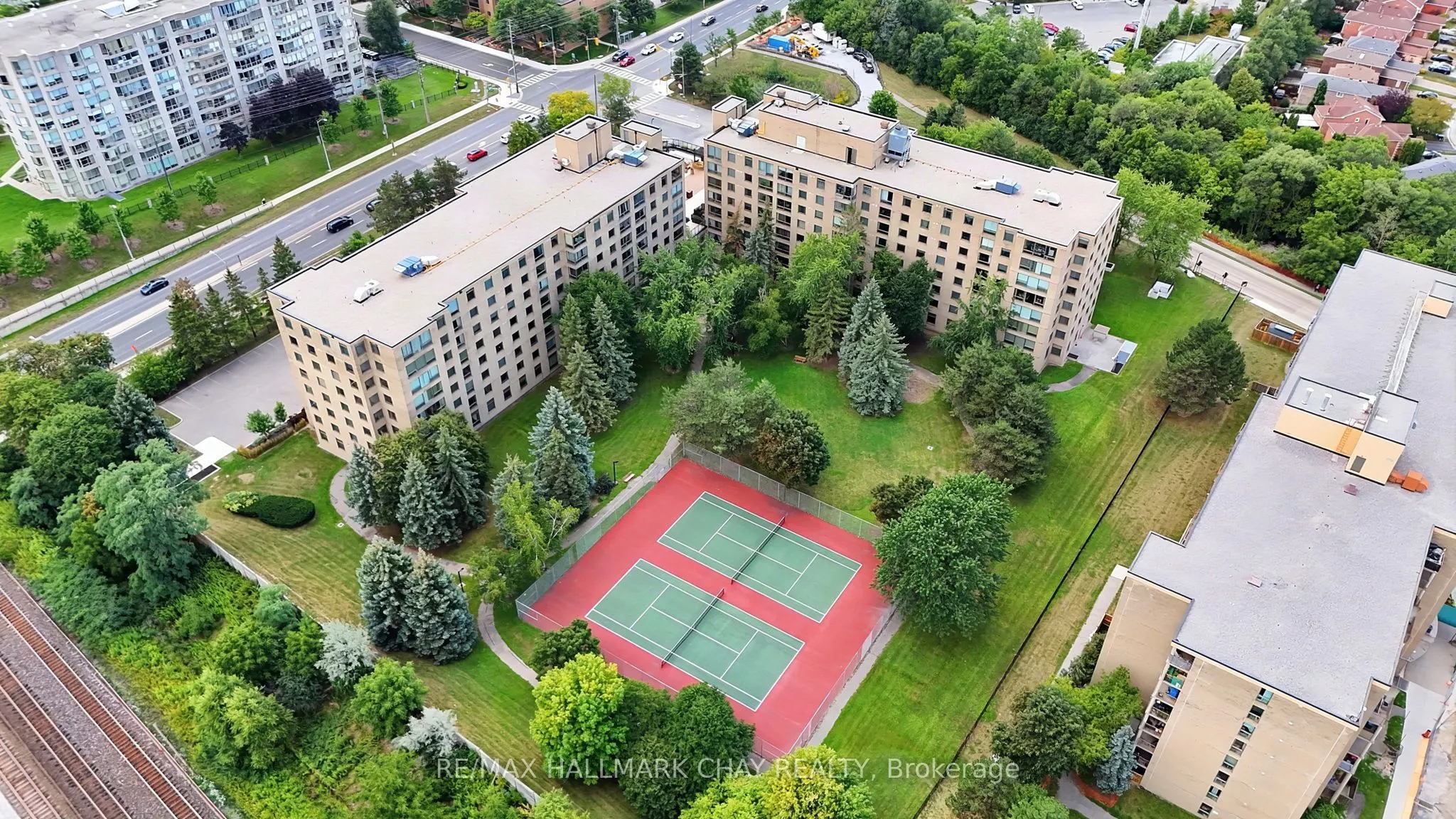 326 Major Mackenzie Drive E #705