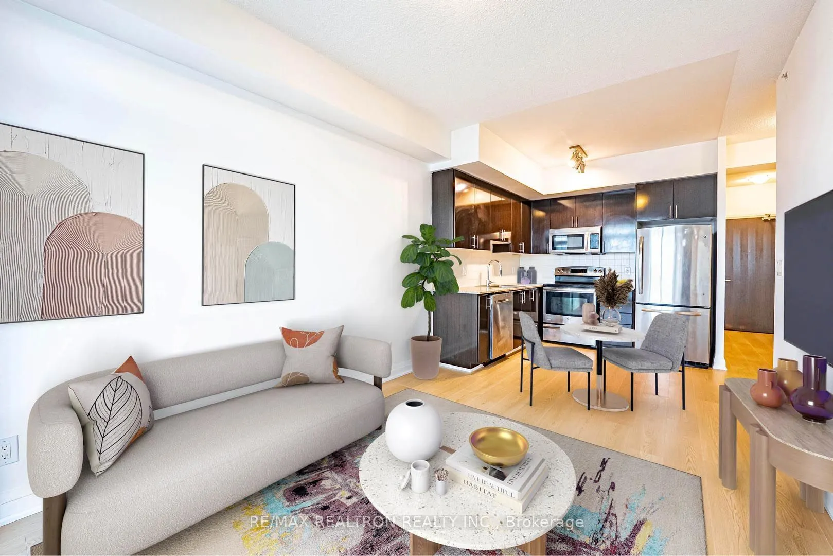 7161 Yonge Street #418