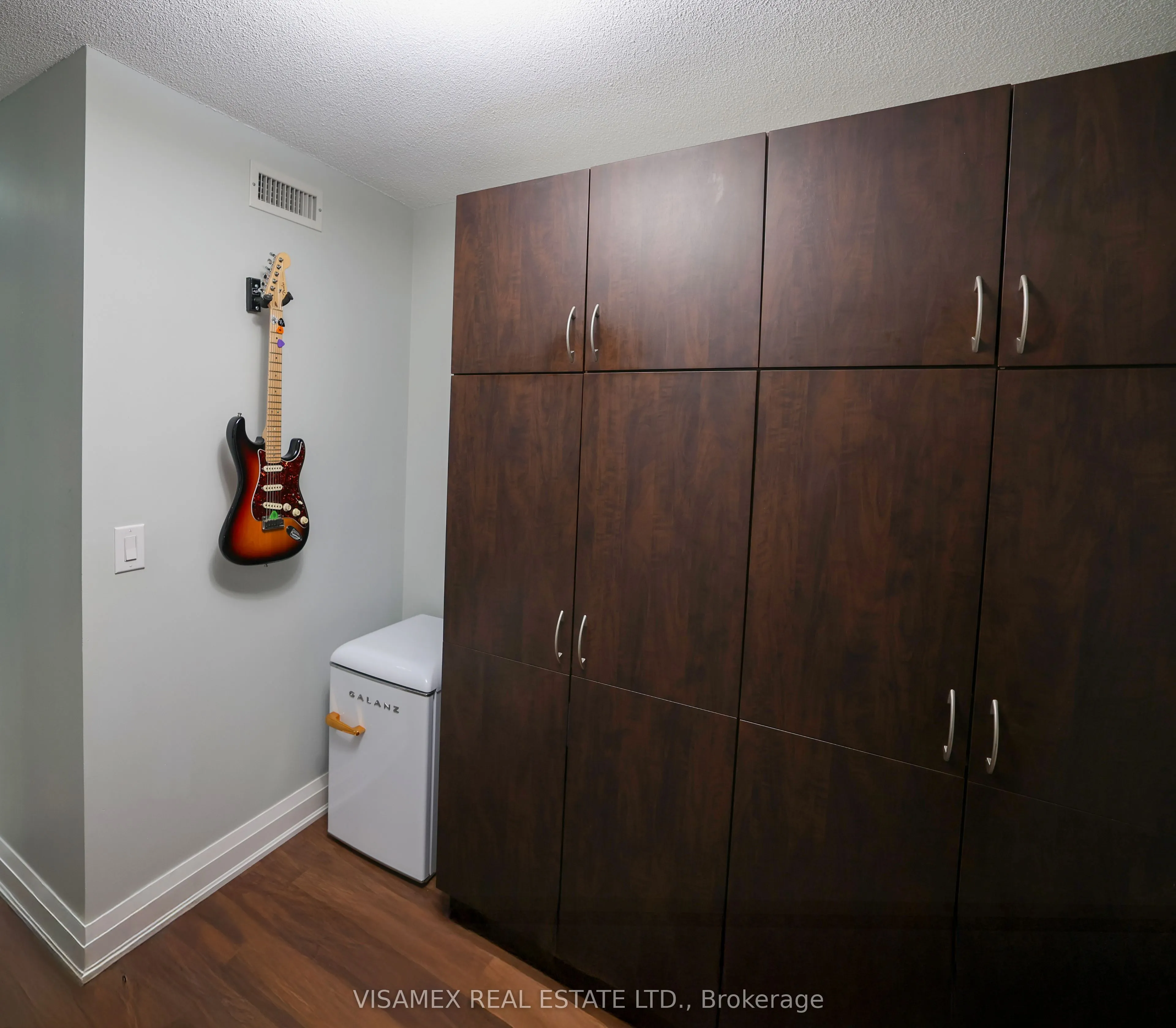 20 North Park Road #210