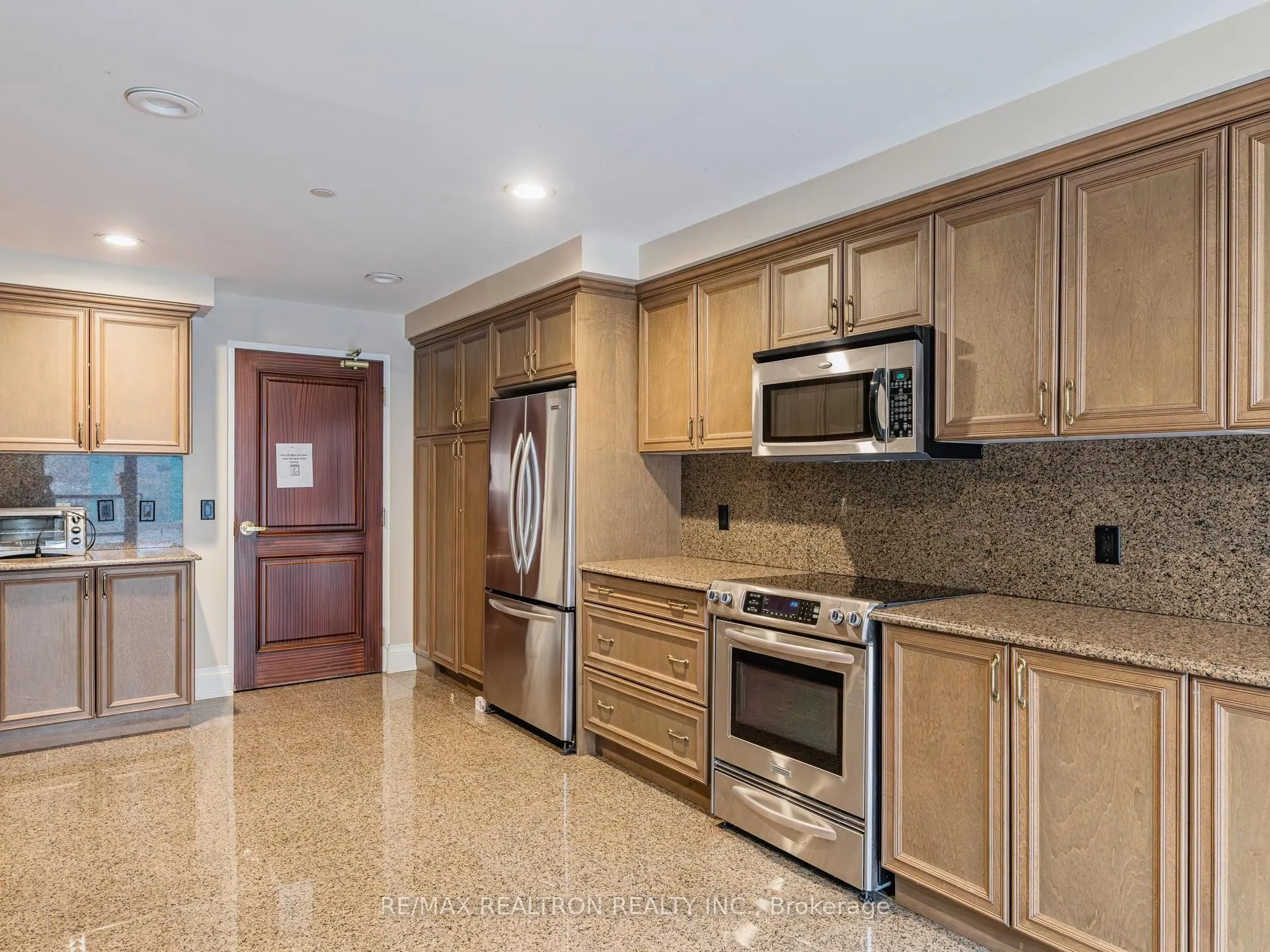 9225 Jane Street #401