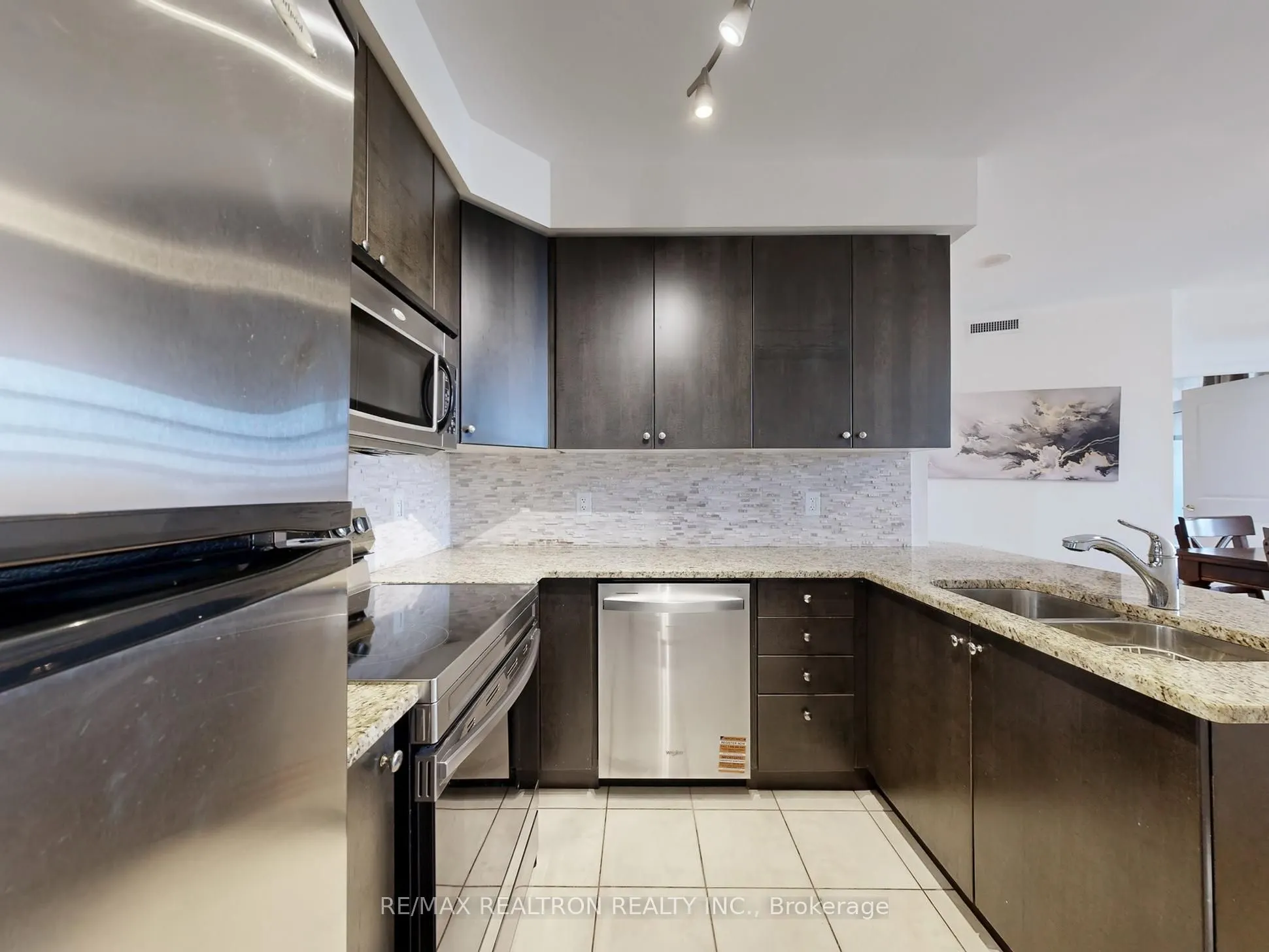 9225 Jane Street #401
