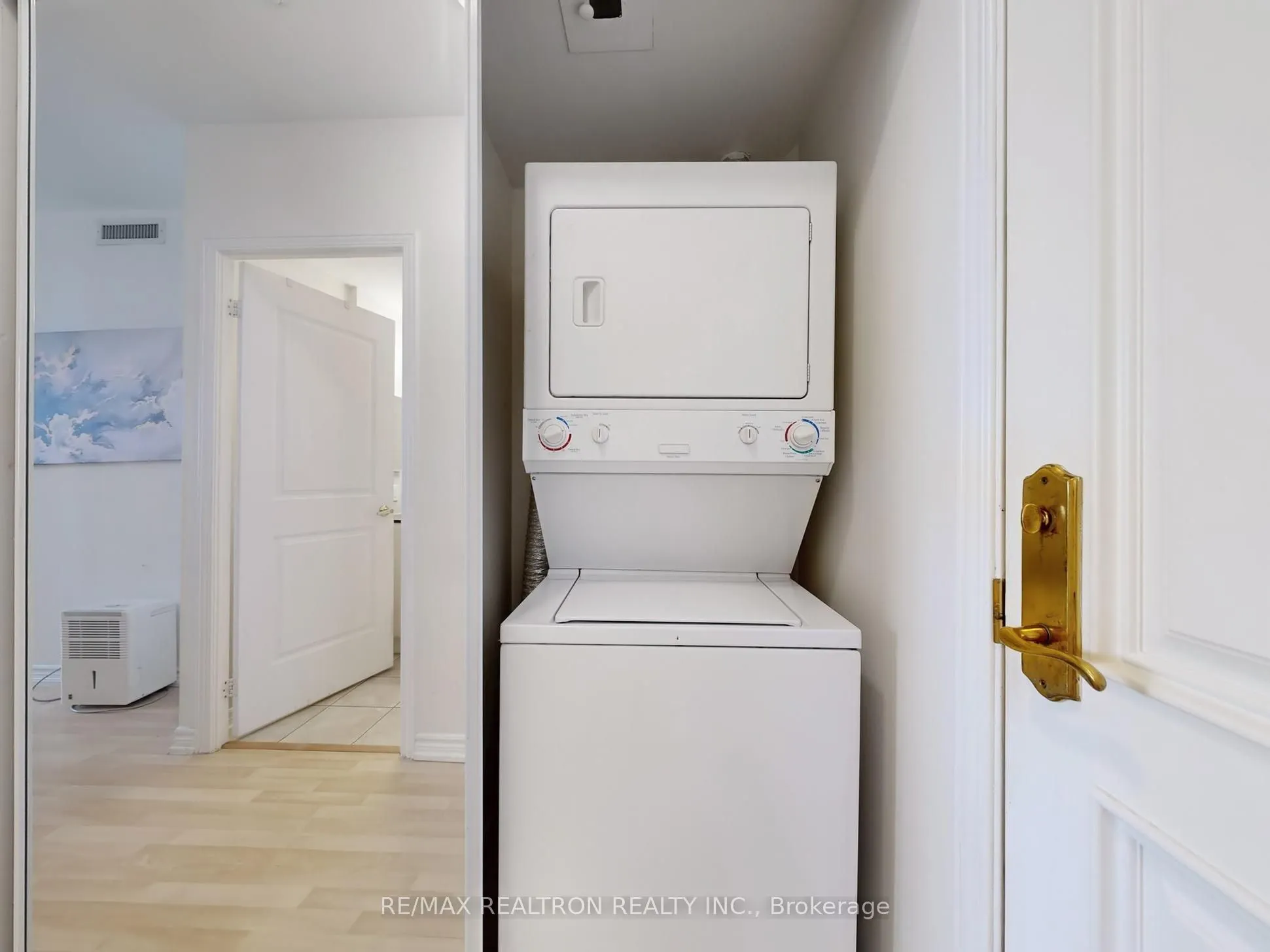 9225 Jane Street #401