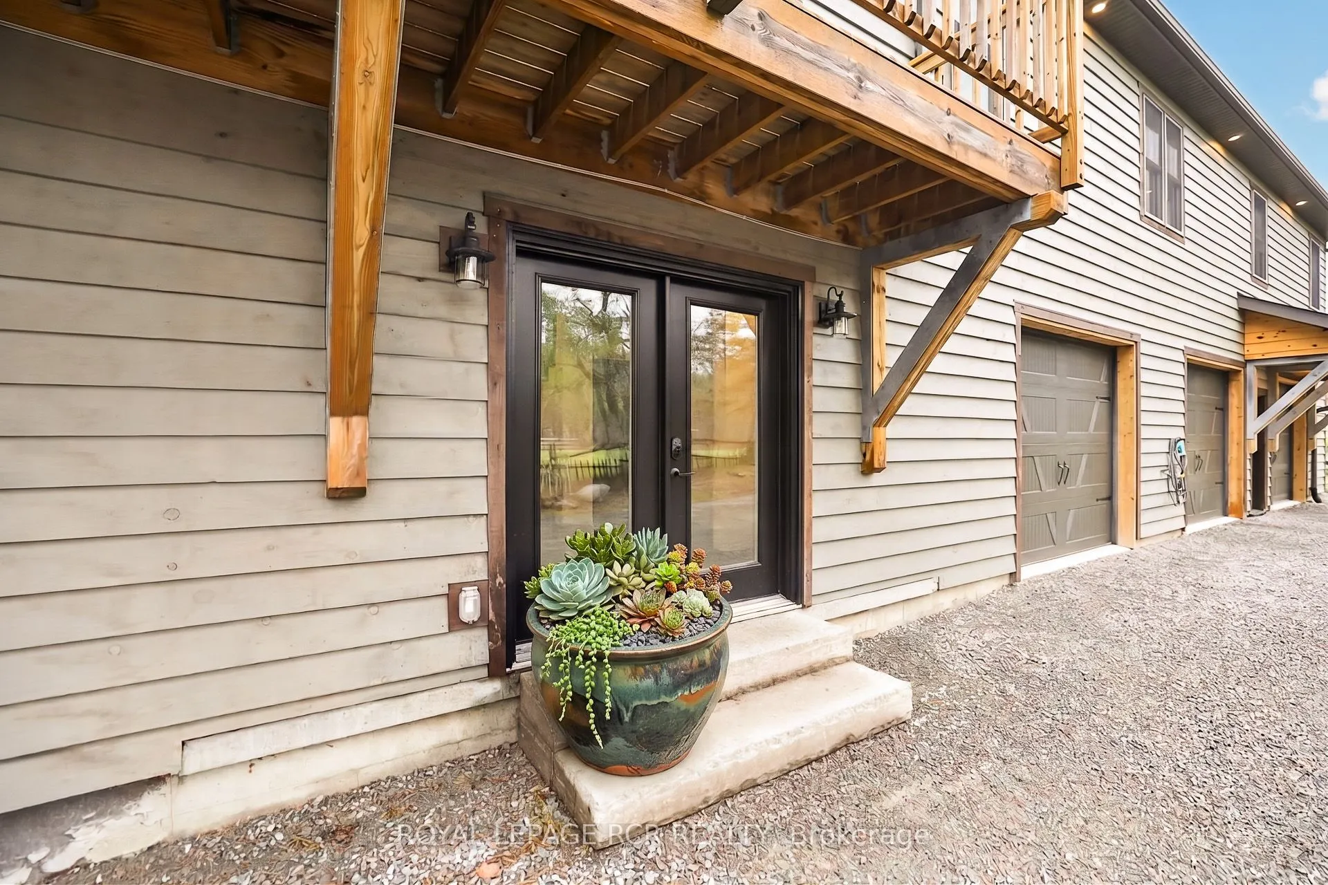 4143 Vivian Road