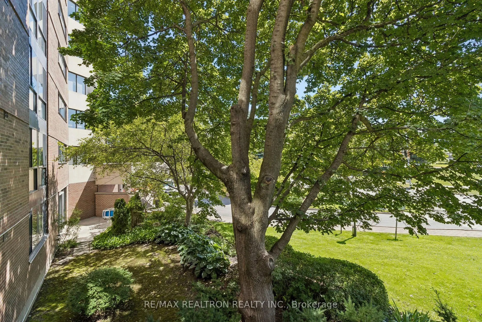 40 Baif Boulevard #208