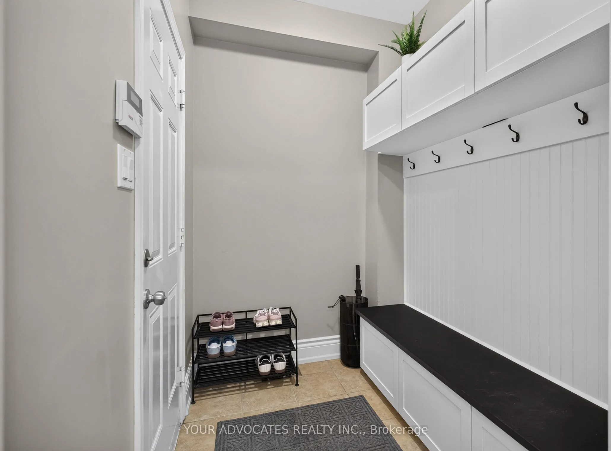 228 Twin Hills Crescent