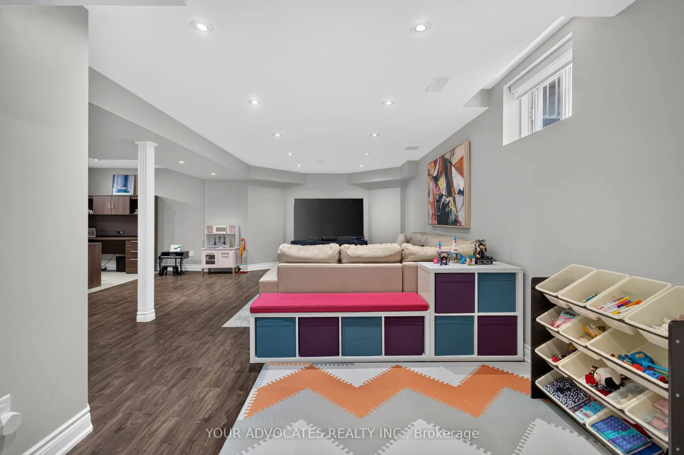228 Twin Hills Crescent