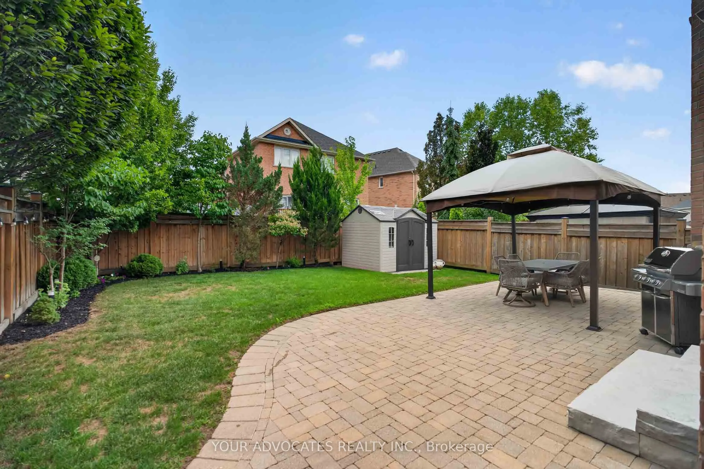 228 Twin Hills Crescent