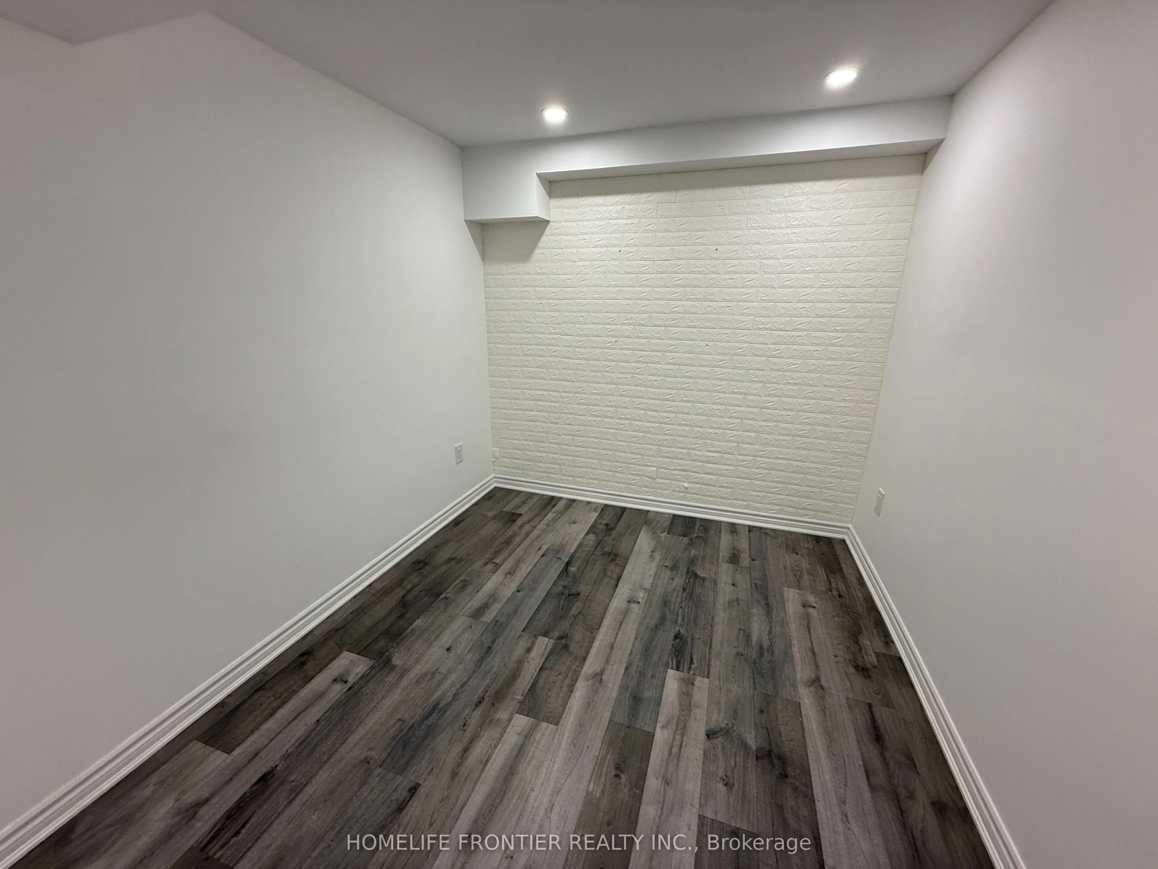 586 Sweetwater Crescent #BASEMENT