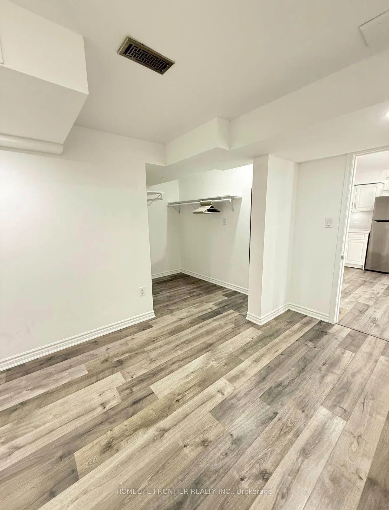 586 Sweetwater Crescent #BASEMENT